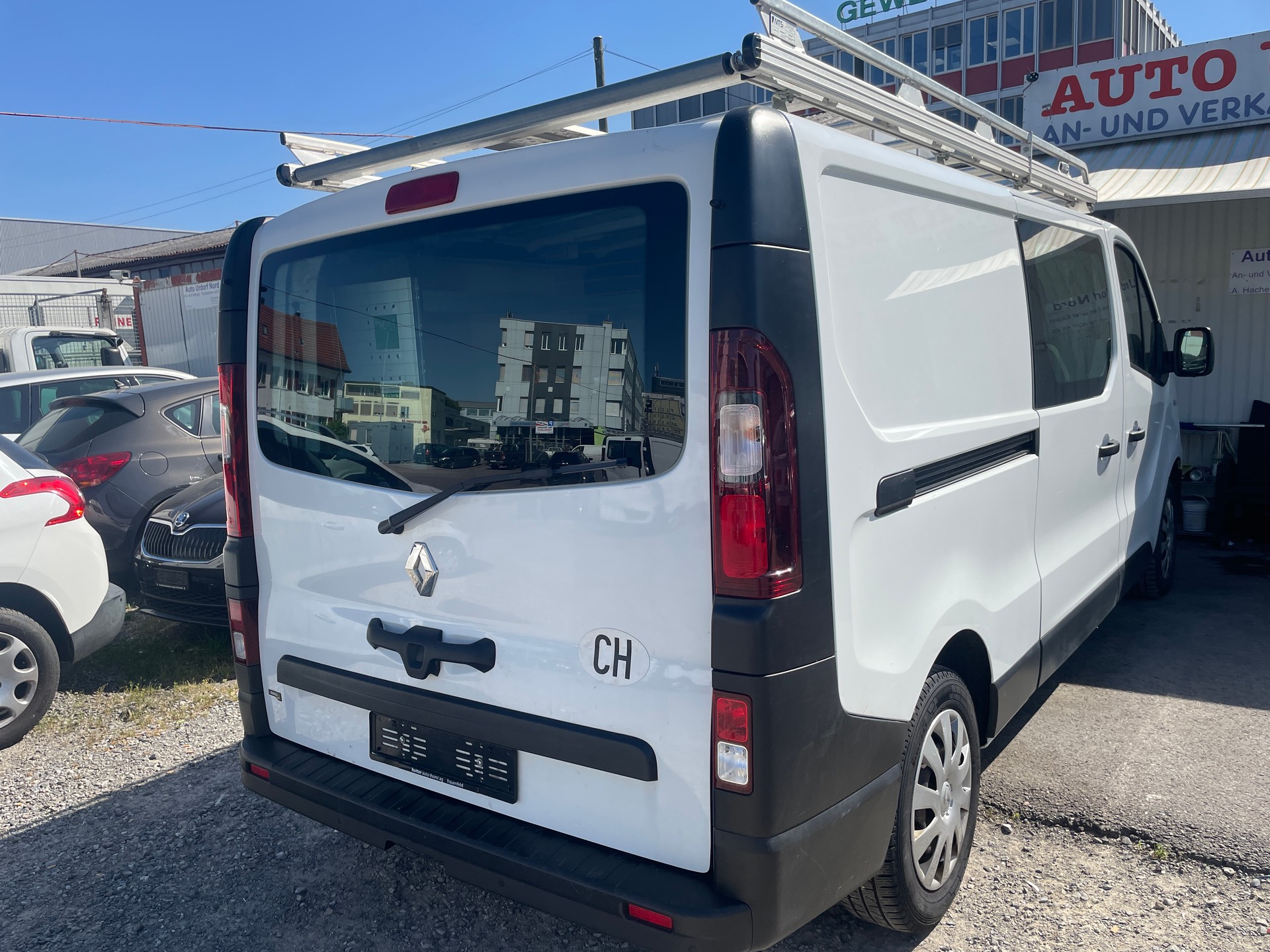 RENAULT Trafic 2.0 Energy dCi 120 3.0t Business L2H1-image-5