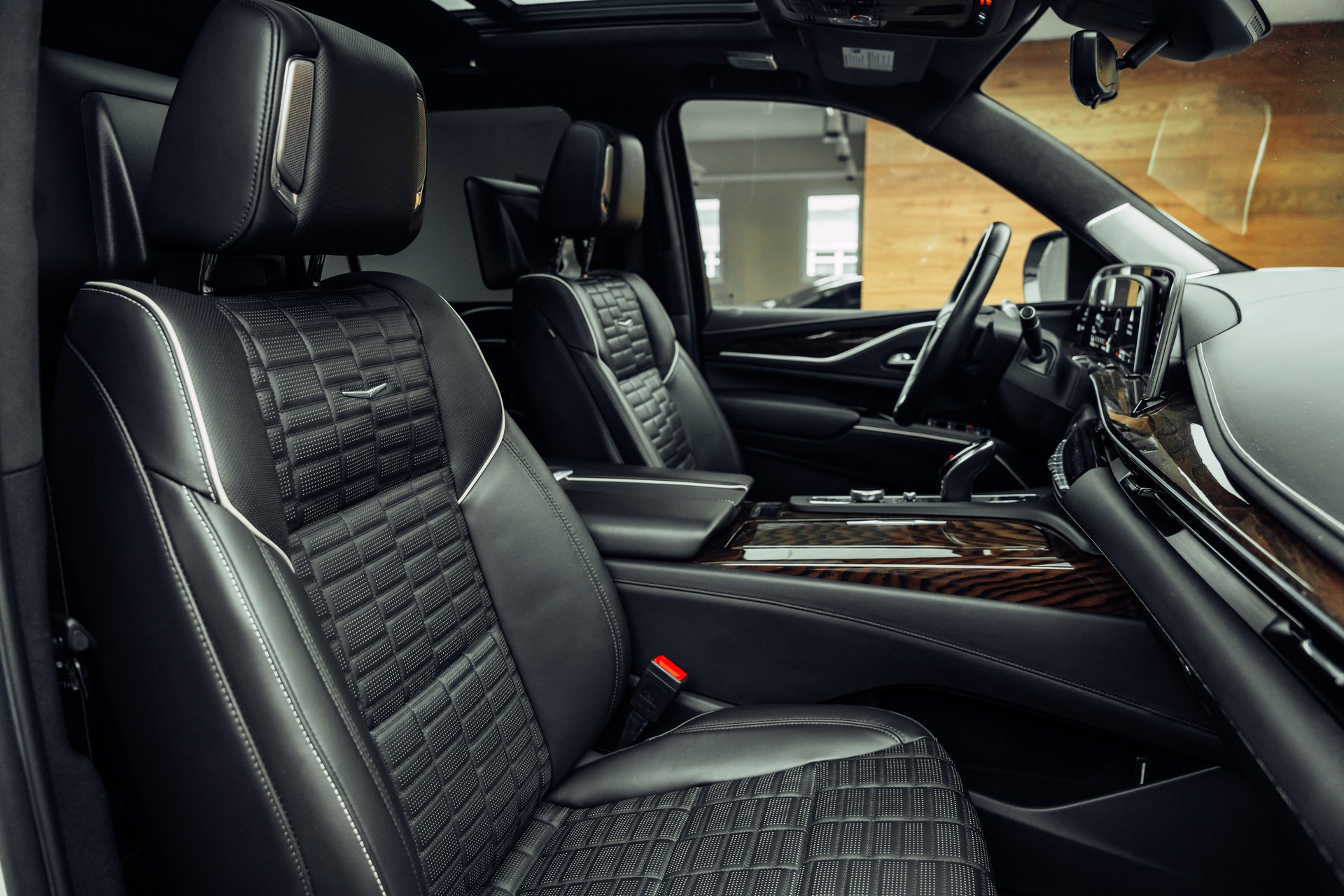 CADILLAC Escalade ESV-image-7