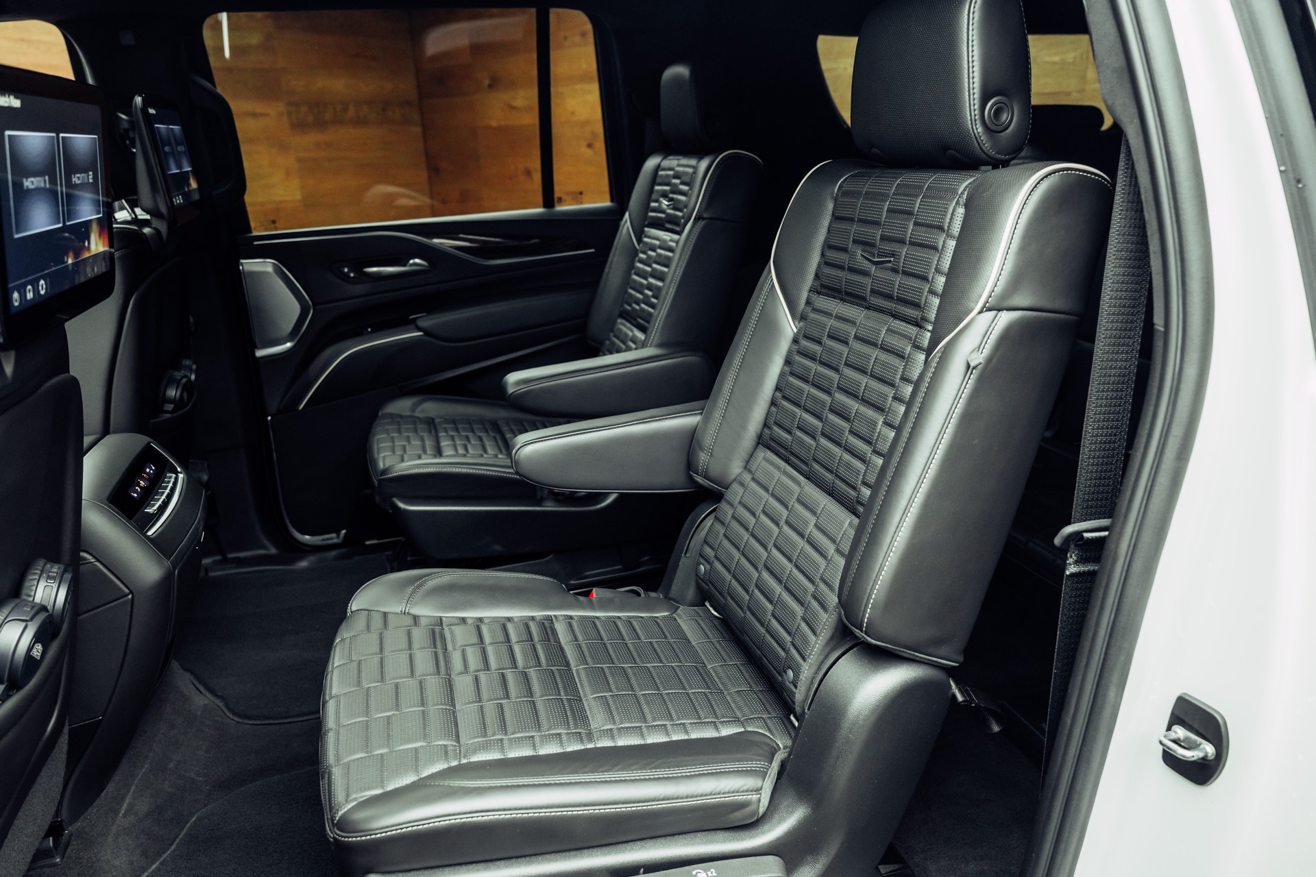 CADILLAC Escalade ESV-image-9
