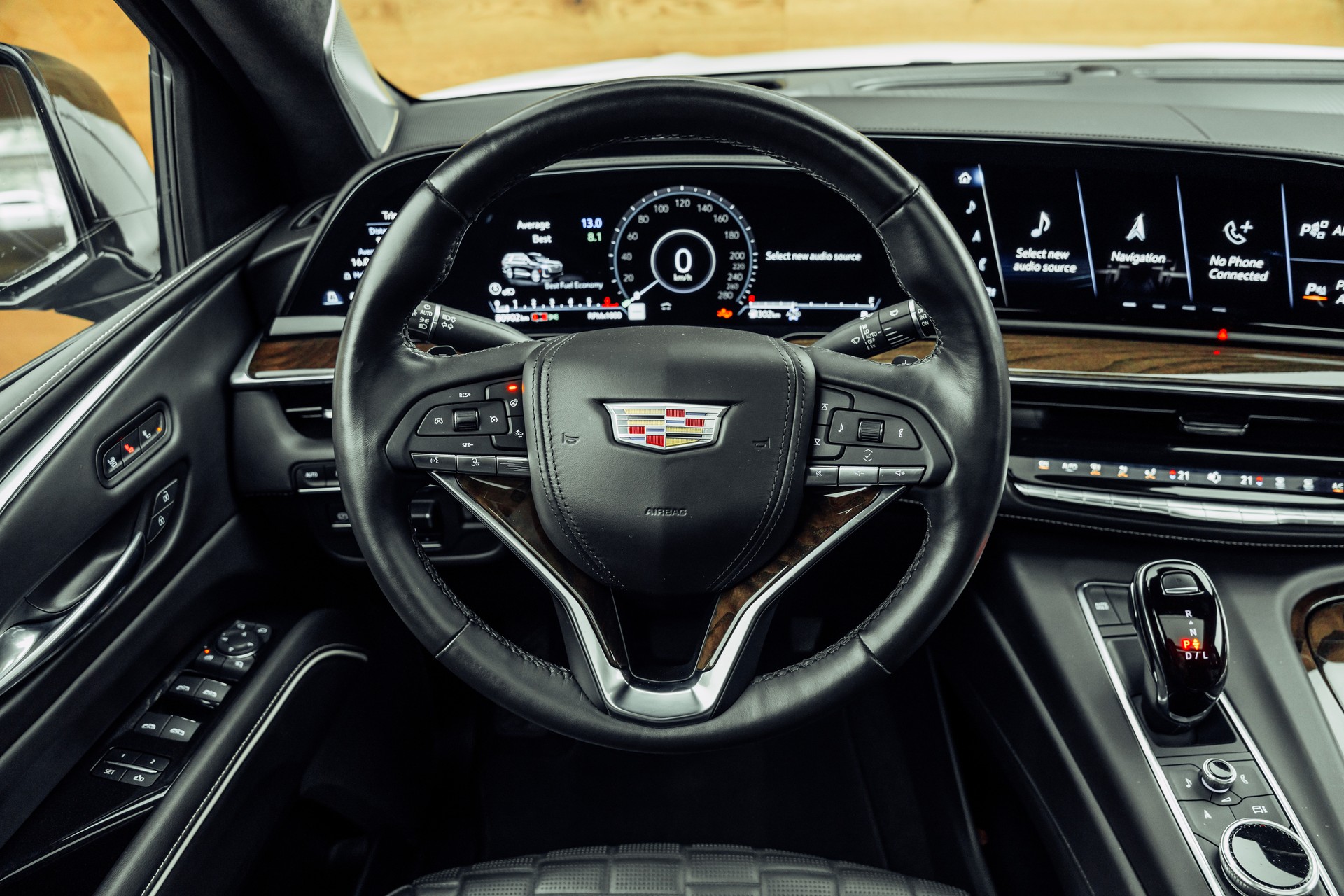 CADILLAC Escalade ESV-image-19