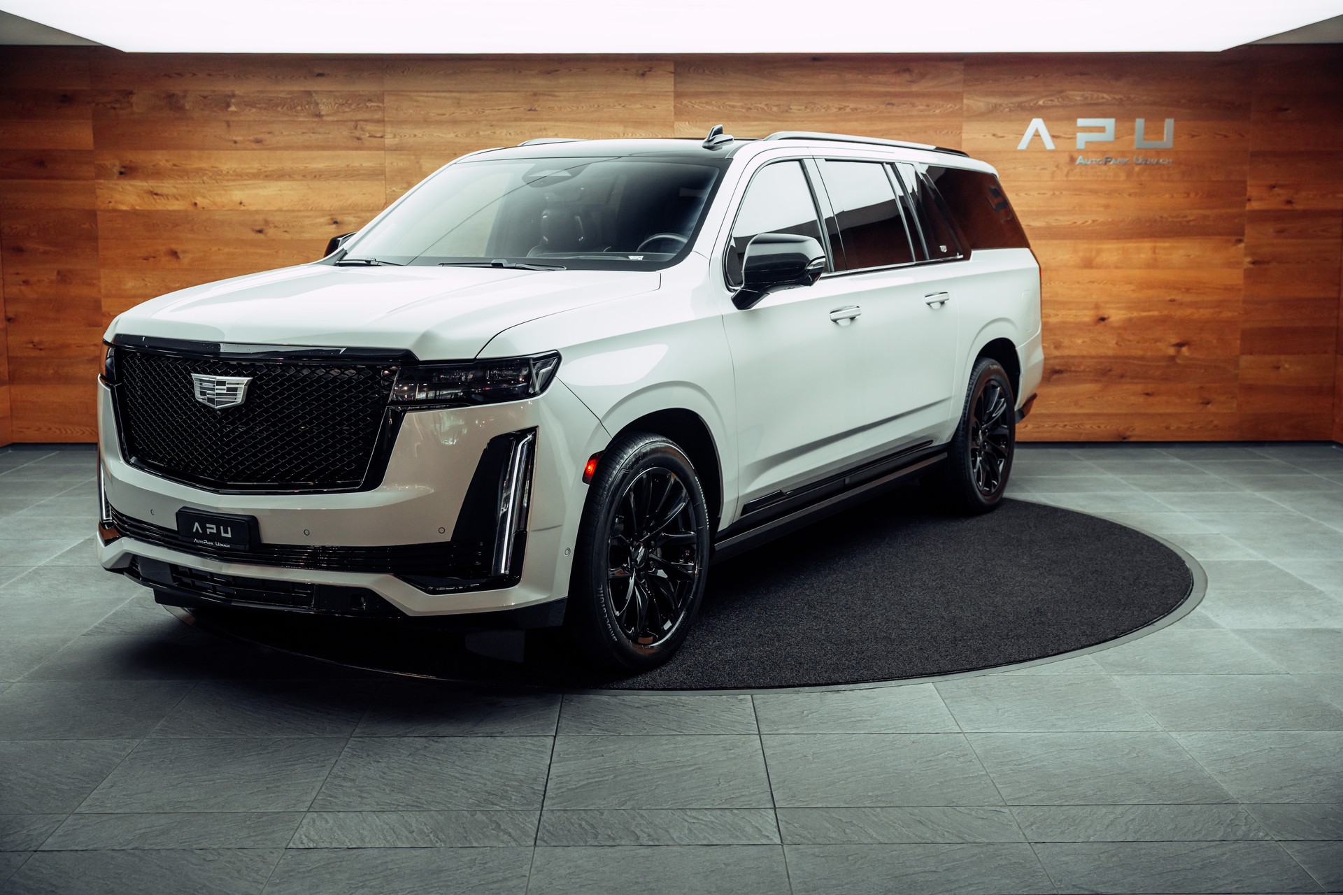 CADILLAC Escalade ESV-showroom-element-3