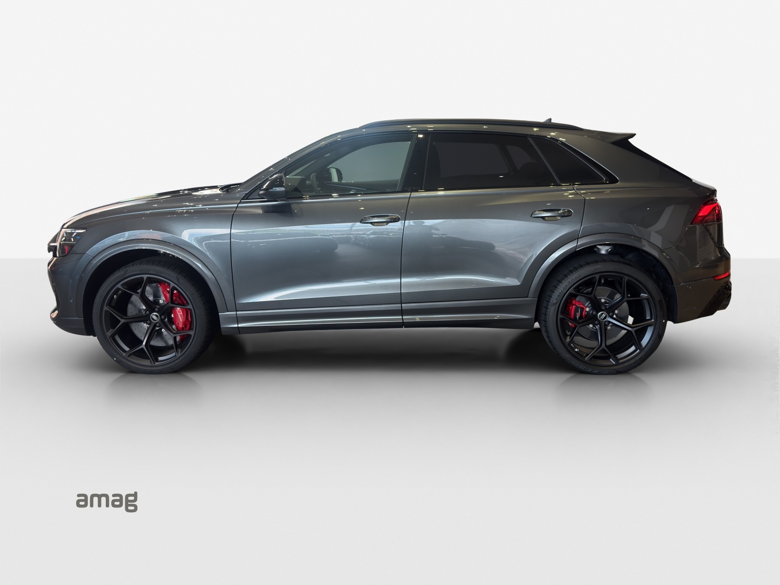 AUDI RSQ8 performance quattro-showroom-element-1