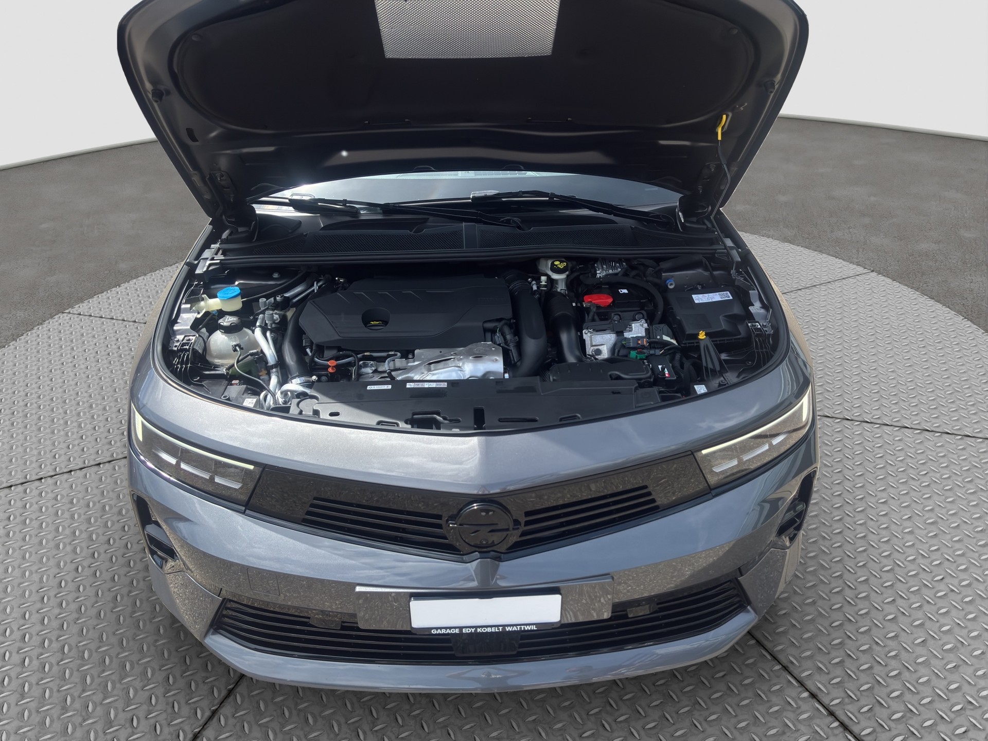 OPEL Astra 1.6 PHEV Turbo Swiss Plus A-image-23