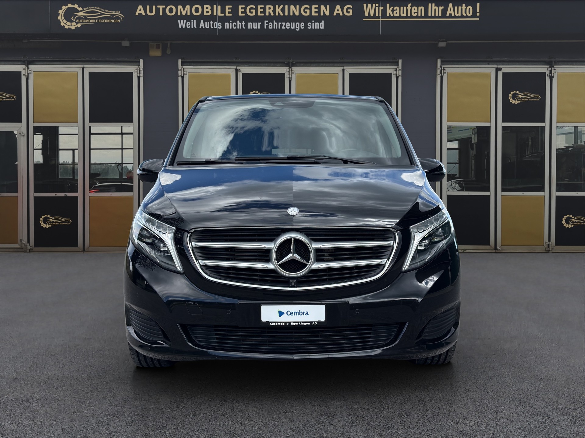 MERCEDES-BENZ V 220 d lang 4matic Van mit Rollstuhl-Rampe-showroom-element-1