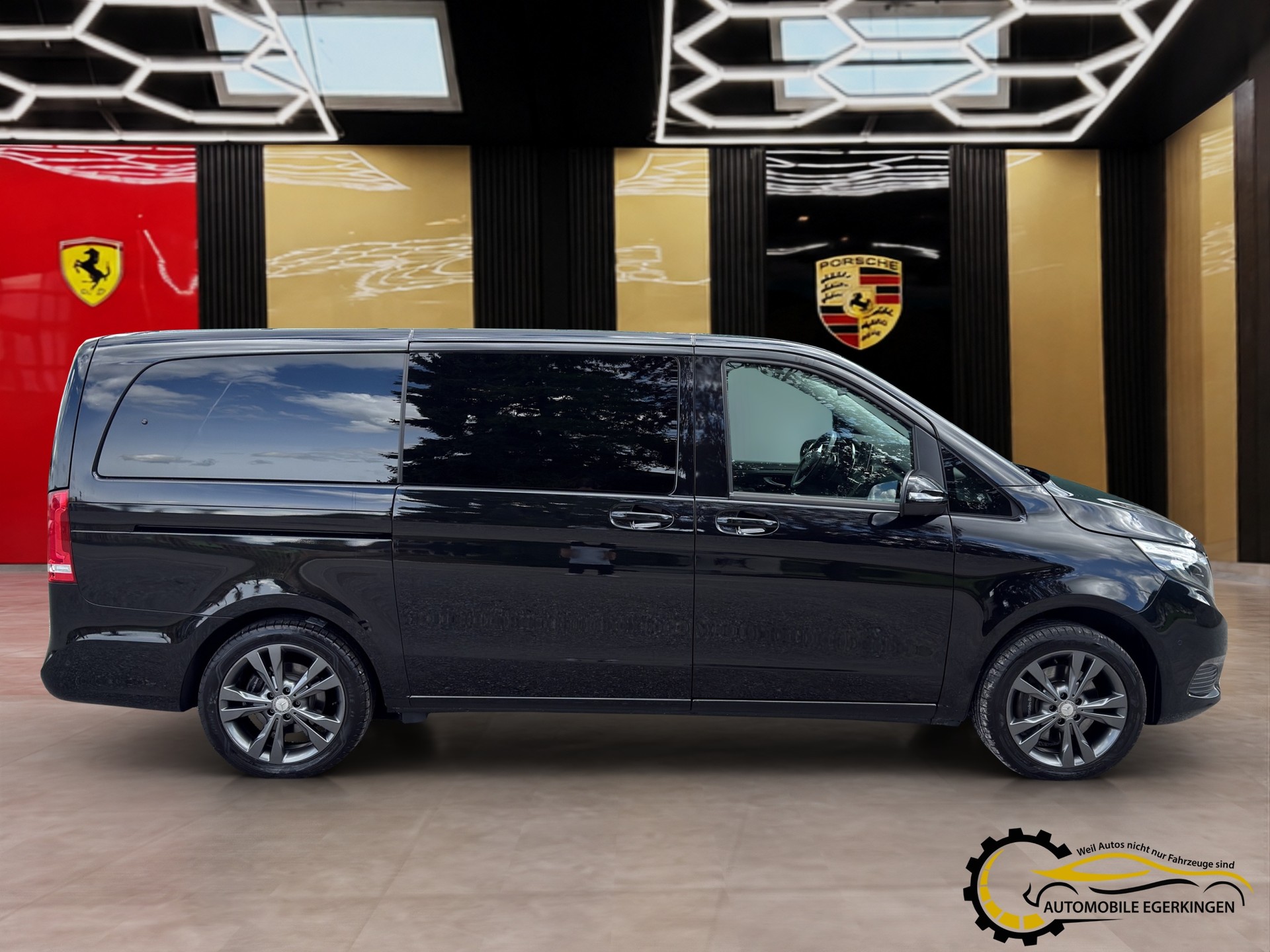 MERCEDES-BENZ V 220 d lang 4matic Van mit Rollstuhl-Rampe-showroom-element-3