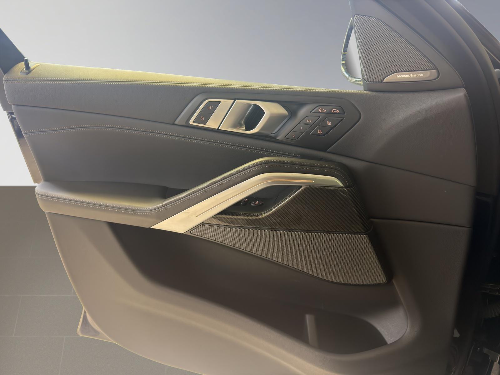BMW X6 M60i-image-8