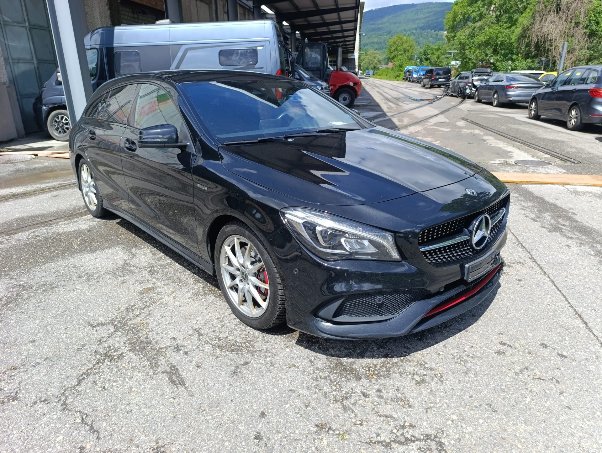 MERCEDES-BENZ CLA Shooting Brake 250 Sport 4Matic 7G-DCT-showroom-element-1