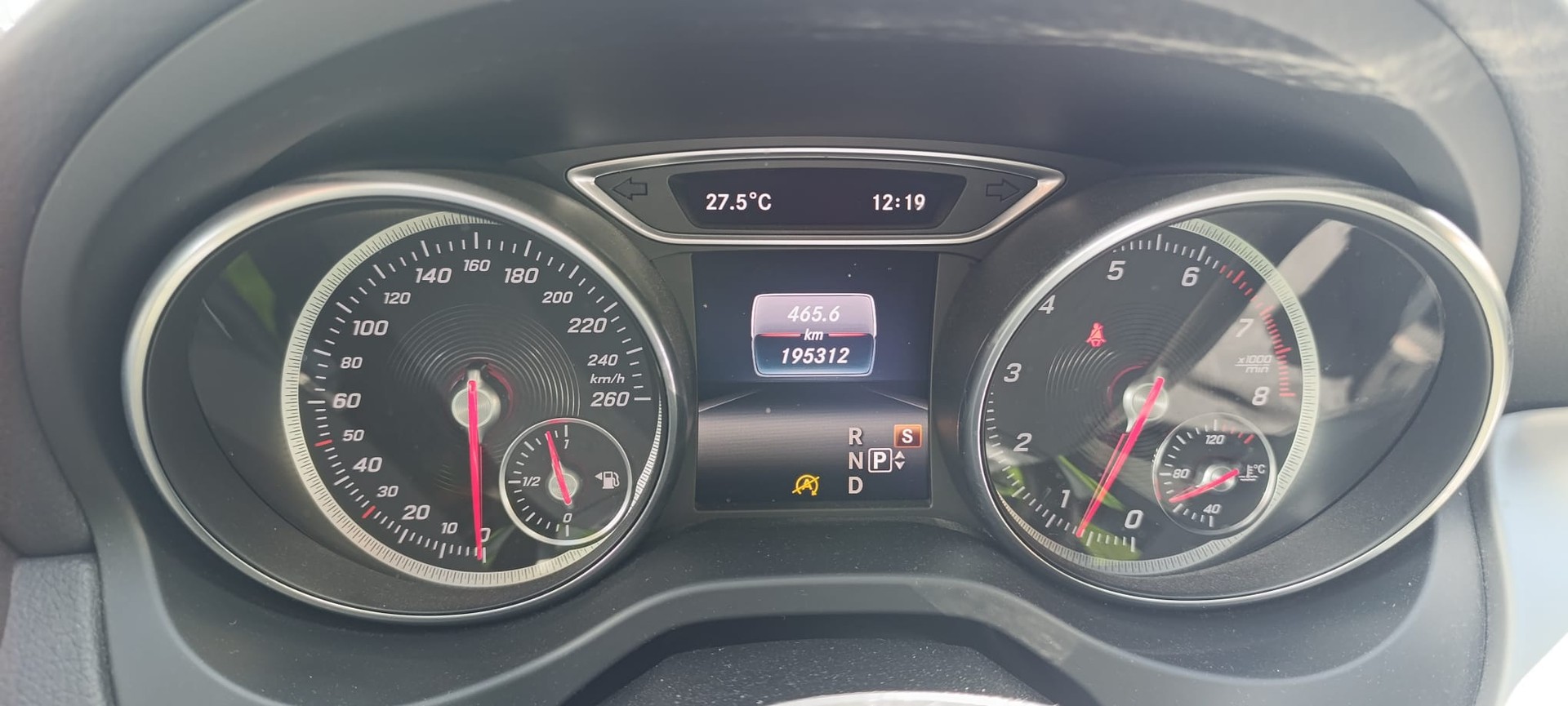 MERCEDES-BENZ CLA Shooting Brake 250 Sport 4Matic 7G-DCT-showroom-element-3