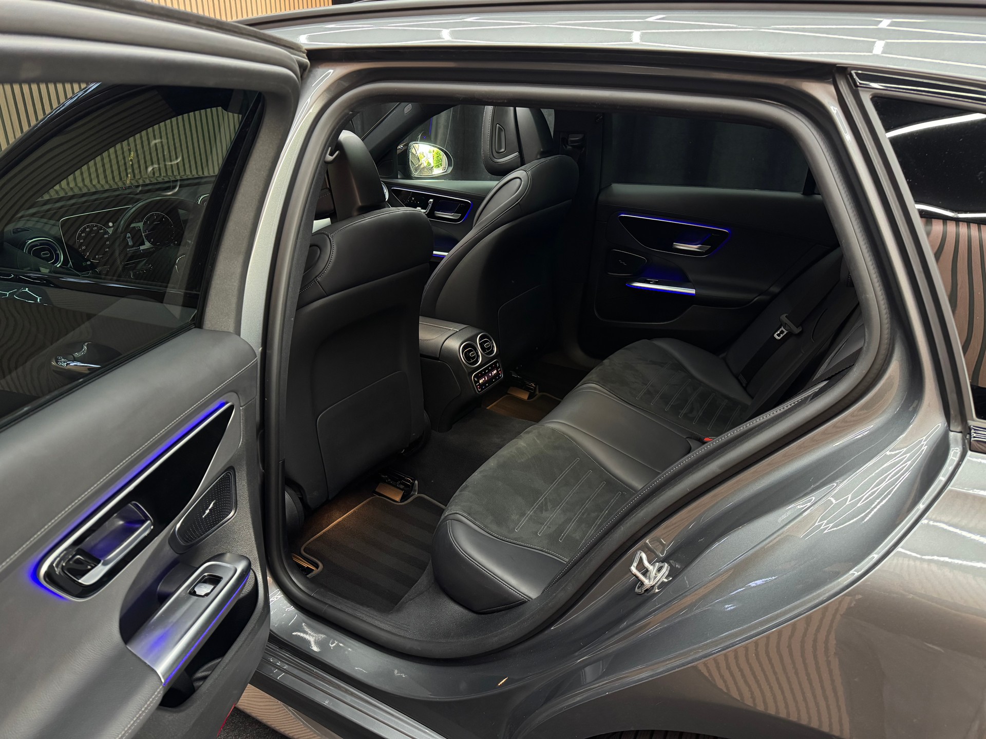 MERCEDES-BENZ C 220 d AMG Line 4matic Kombi | 1 Jahr Garantie | Panorama | *ab CHF 299.-/ Monat*-image-13