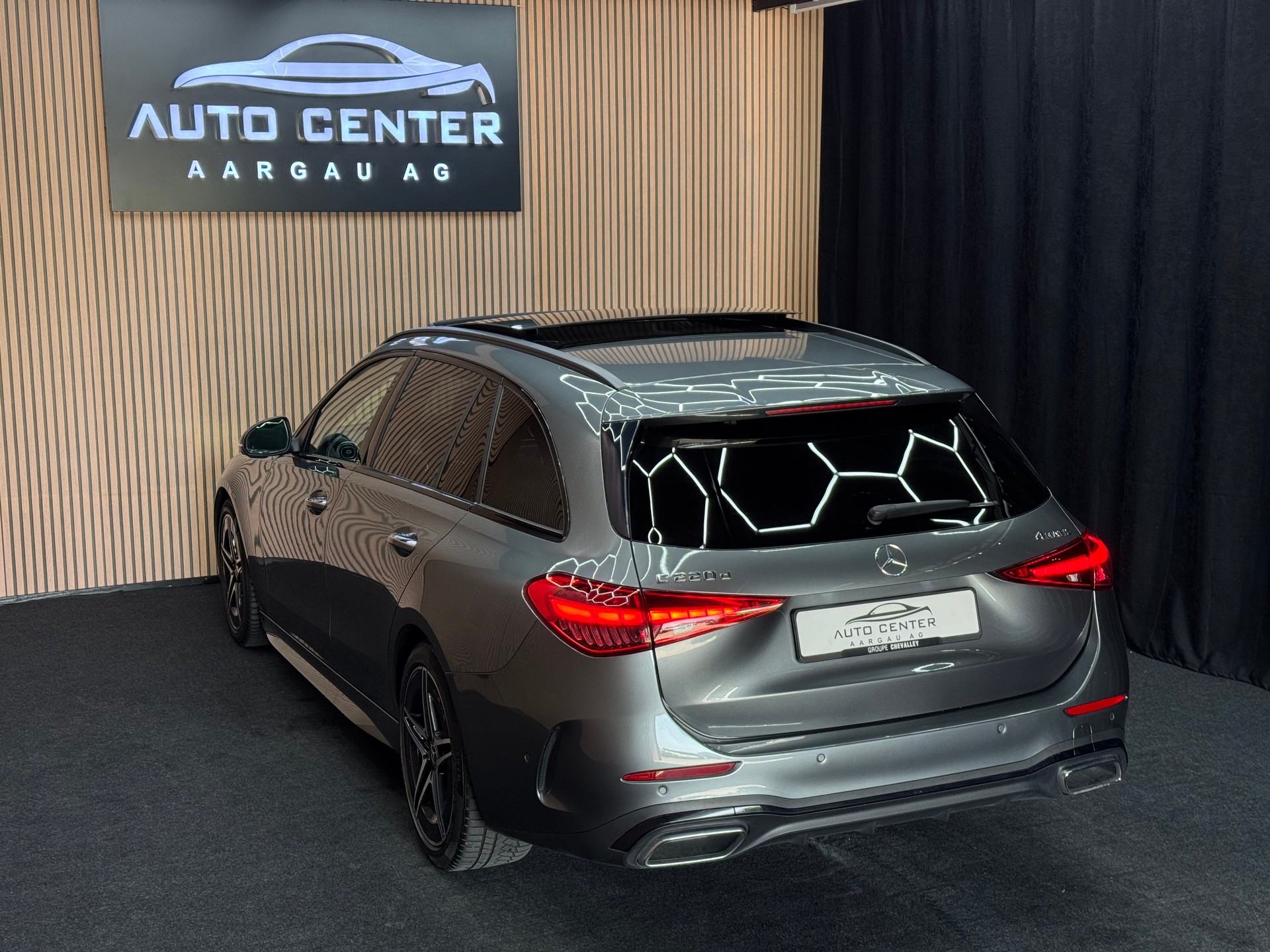 MERCEDES-BENZ C 220 d AMG Line 4matic Kombi | 1 Jahr Garantie | Panorama | *ab CHF 299.-/ Monat*-showroom-element-3