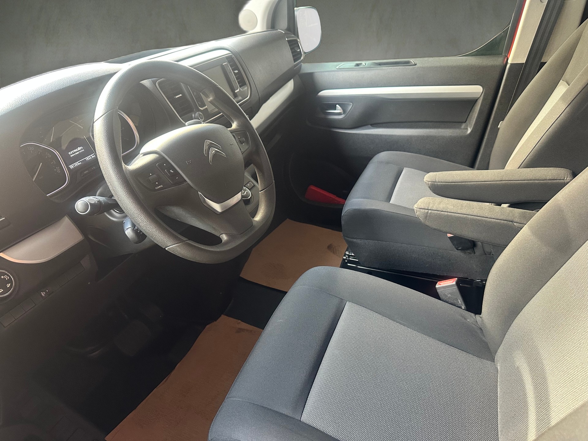 CITROEN Spacetourer EO 2.0 BlueHDi Business XL EAT8-image-5