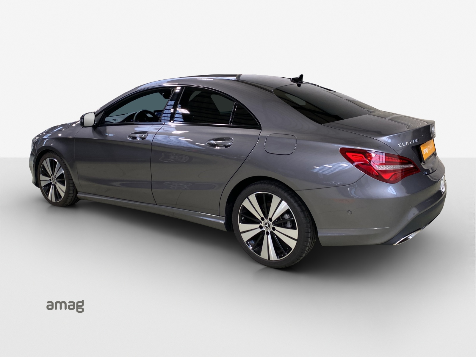 MERCEDES-BENZ CLA 200 Night Star 7G-DCT-showroom-element-2