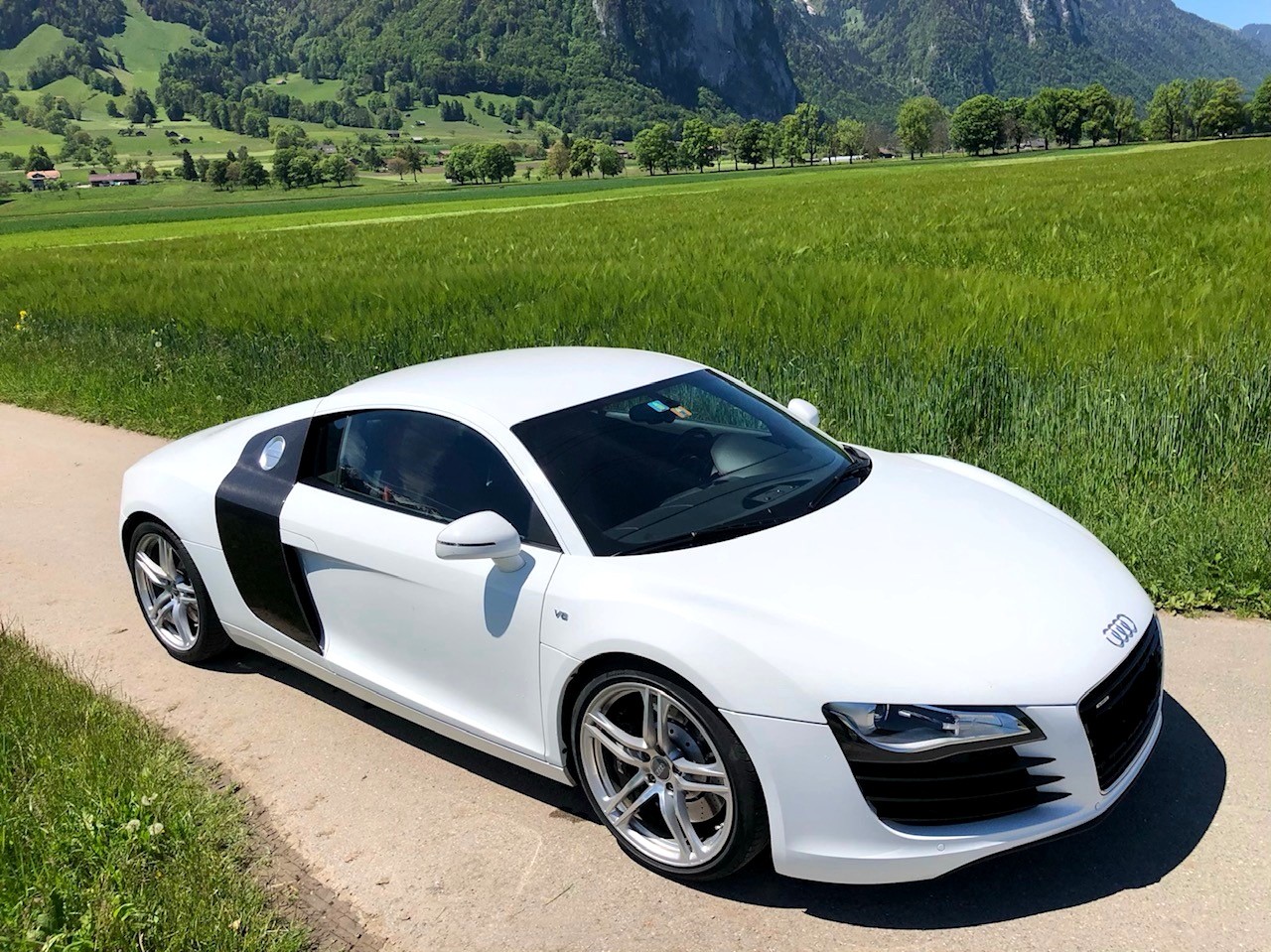 AUDI 4.2 FSI V8 quattro R-Tronic