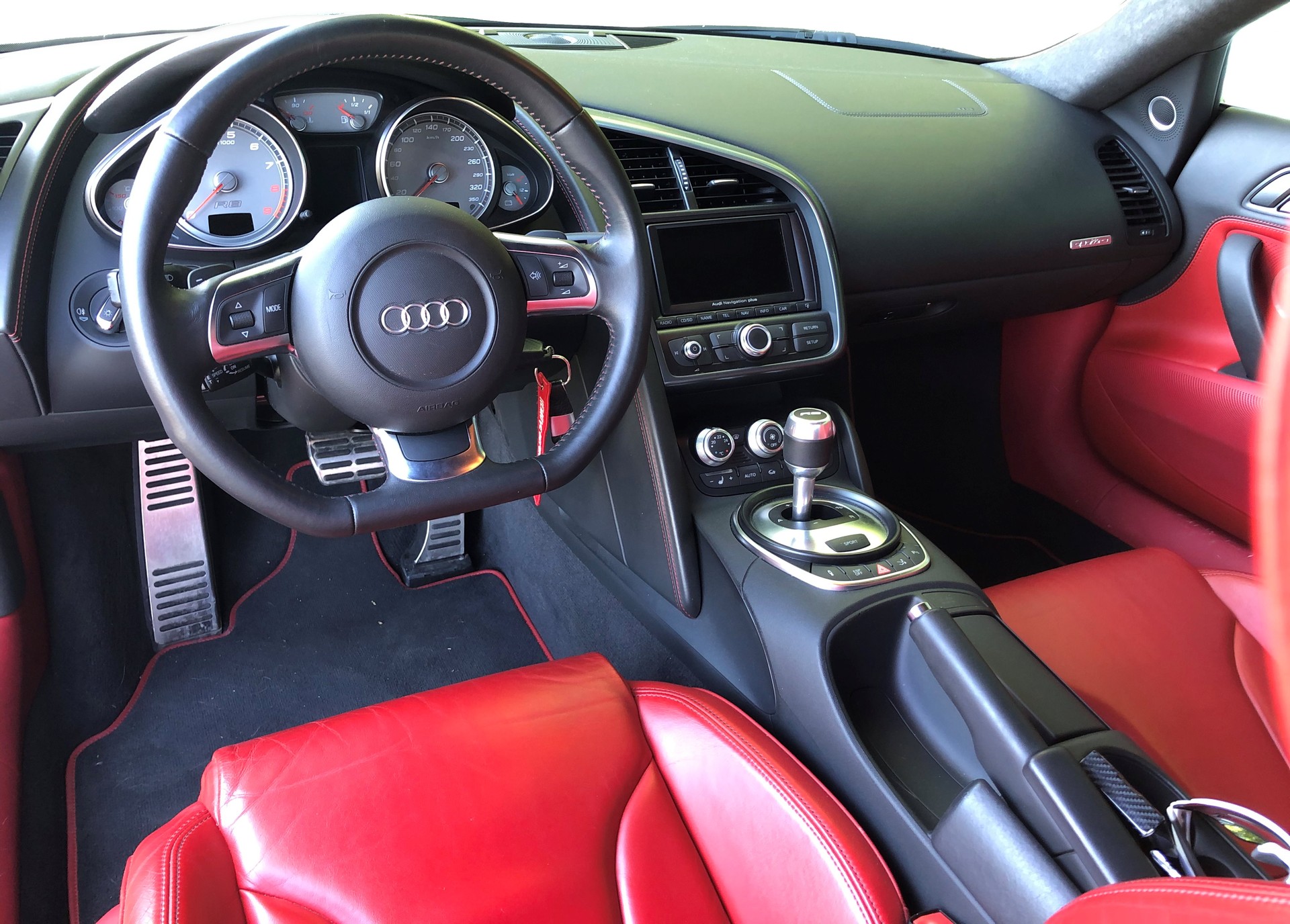 AUDI 4.2 FSI V8 quattro R-Tronic-image-5
