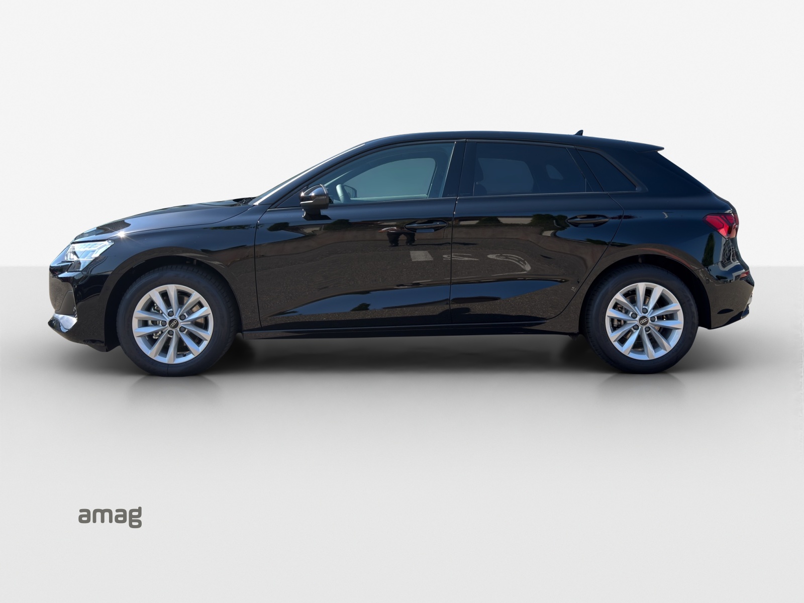 AUDI A3 Sportback TFSI 110 kW Attraction S tronic-showroom-element-1