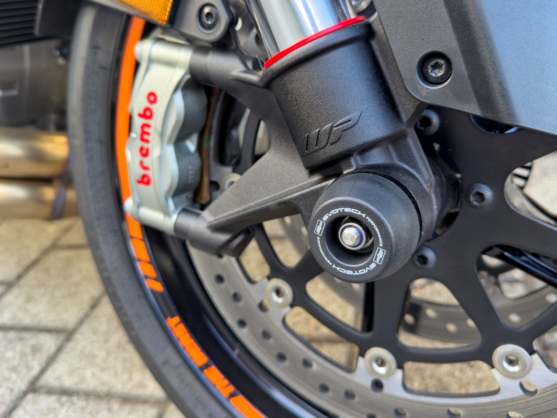 KTM 1290 Super Duke R-image-4