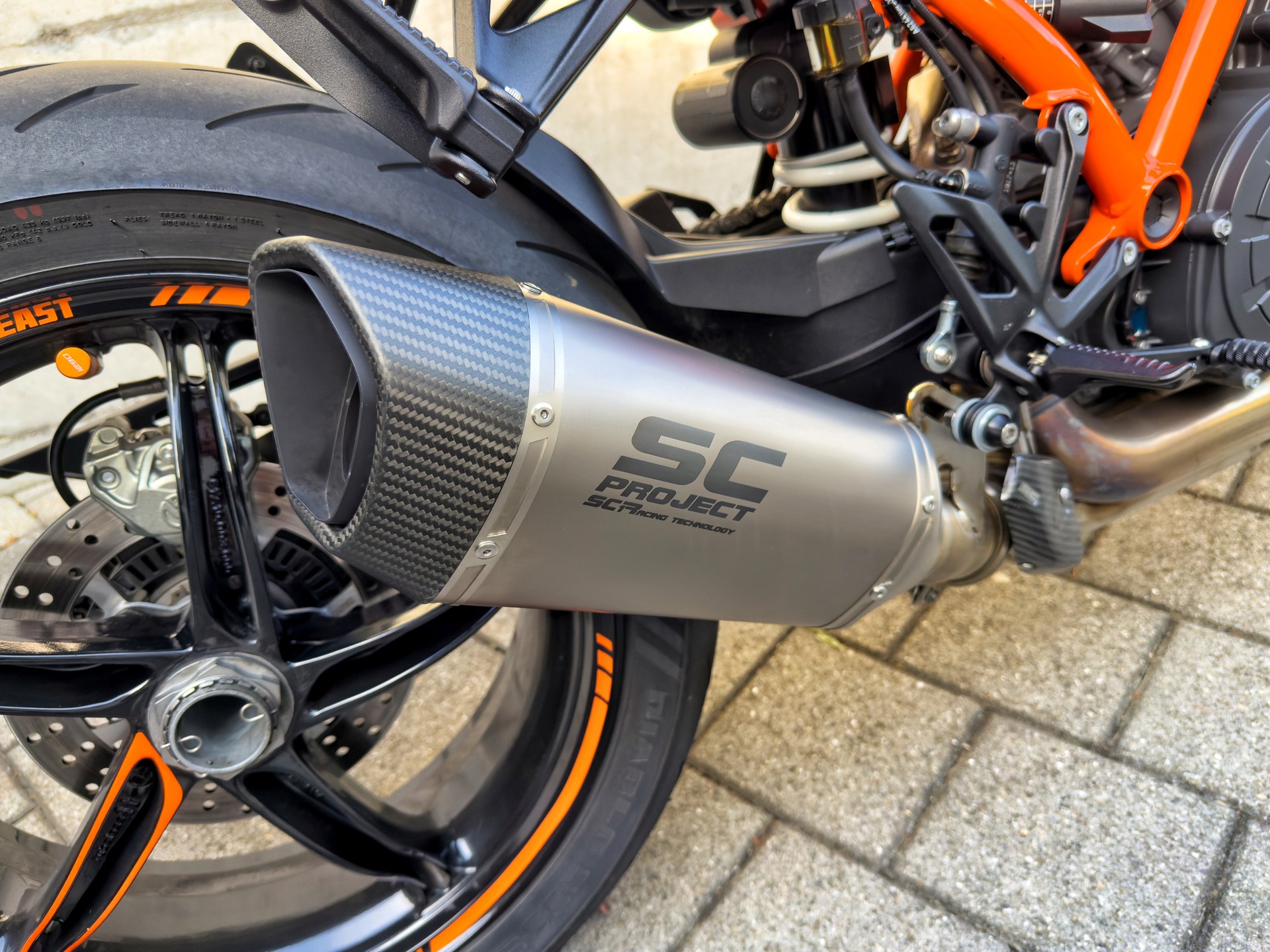 KTM 1290 Super Duke R-image-6