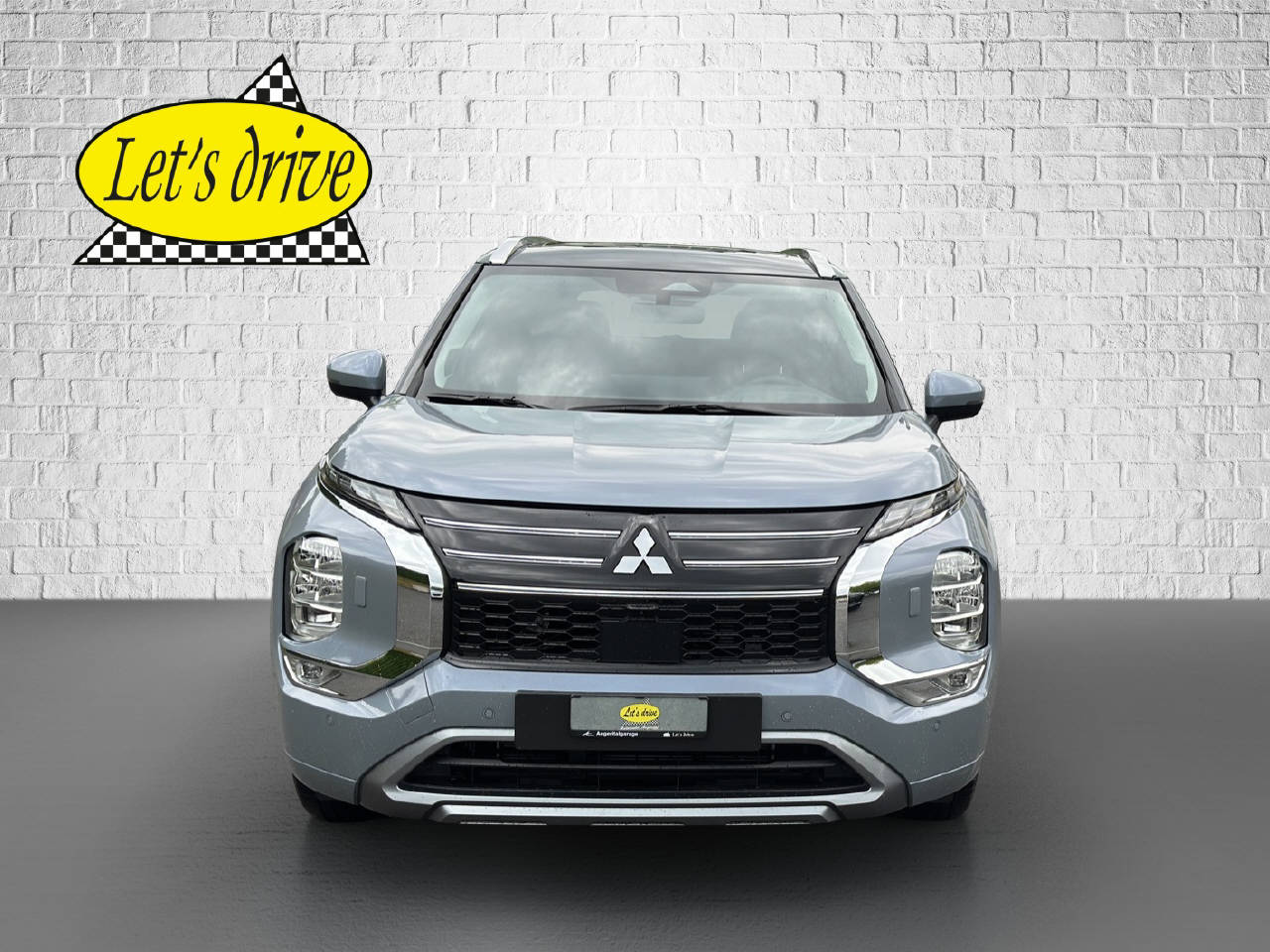 MITSUBISHI Outlander 2.4 PHEV Instyle 4x4-showroom-element-1