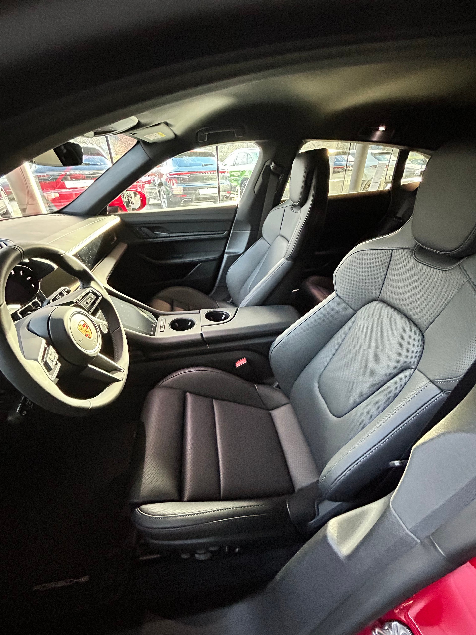 PORSCHE 4S Cross Turismo-image-4