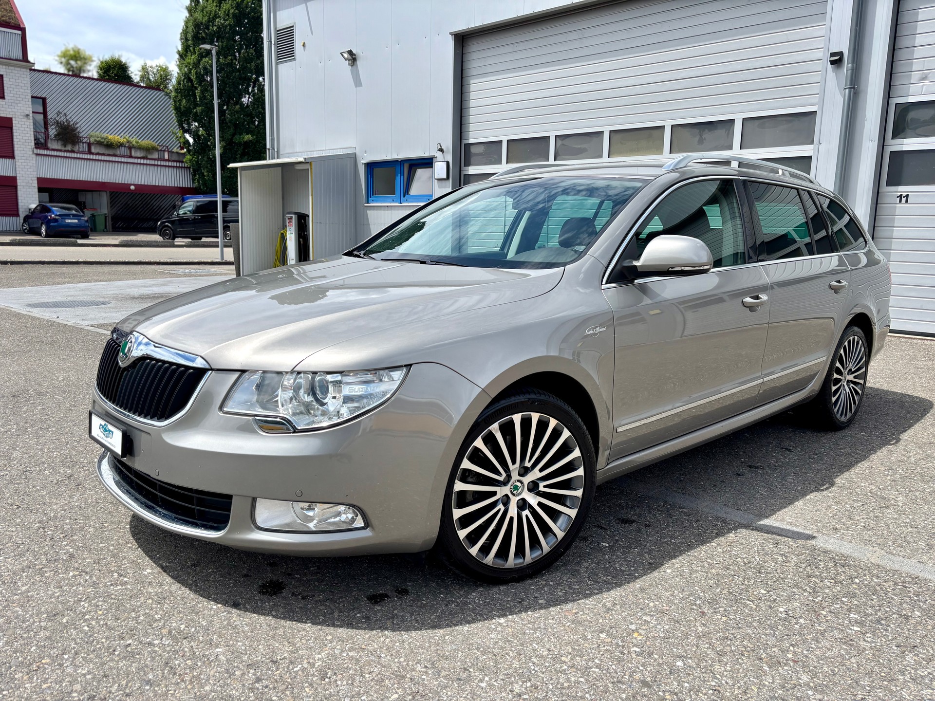 SKODA Superb Combi 2.0 TDi Laurin & Klement 4x4 DSG
