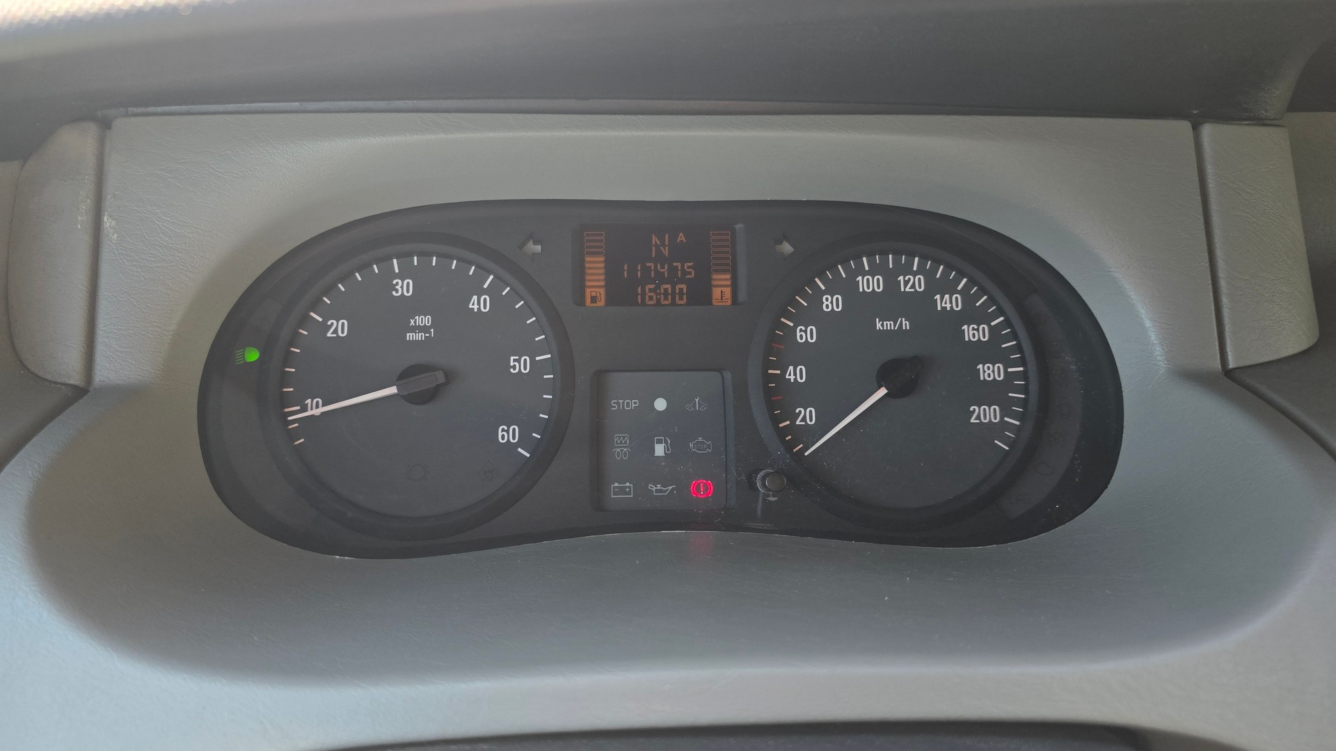 OPEL Vivaro 2.5 CDTI 2.7t-image-10