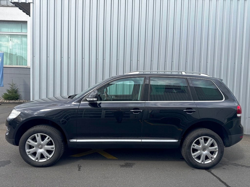 VW Touareg 2.5 TDI-showroom-element-2