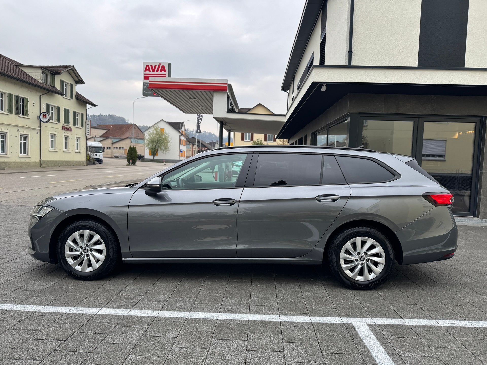 SKODA Superb Combi 1.5 TSI PHEV Selection DSG-showroom-element-1