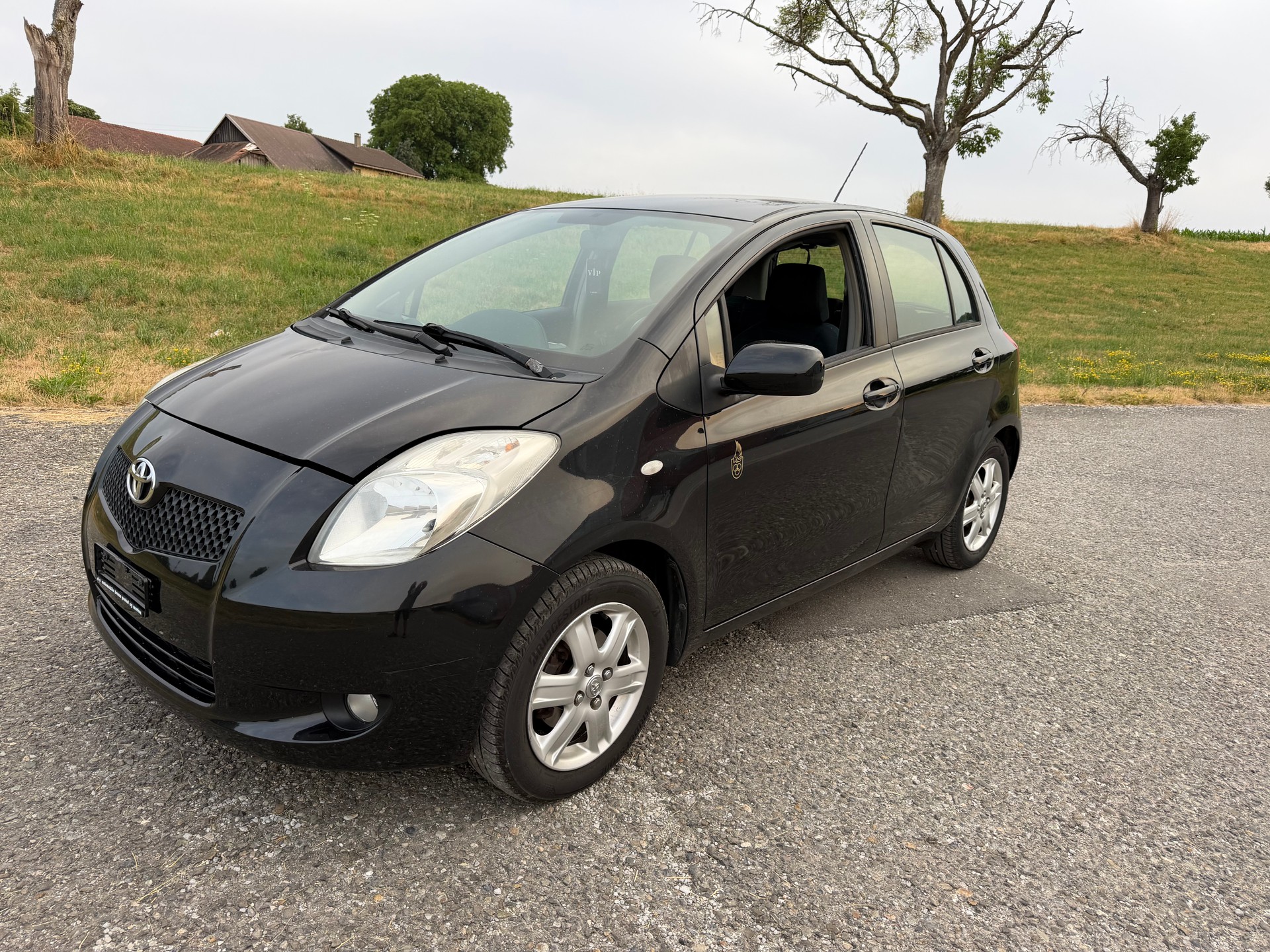 TOYOTA Yaris 1.3 Linea Sol-image-1