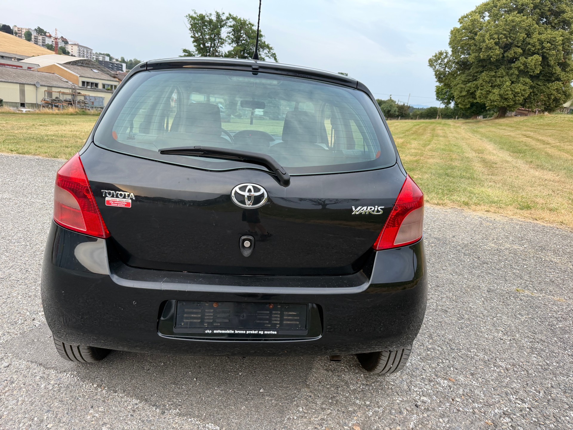 TOYOTA Yaris 1.3 Linea Sol-image-3
