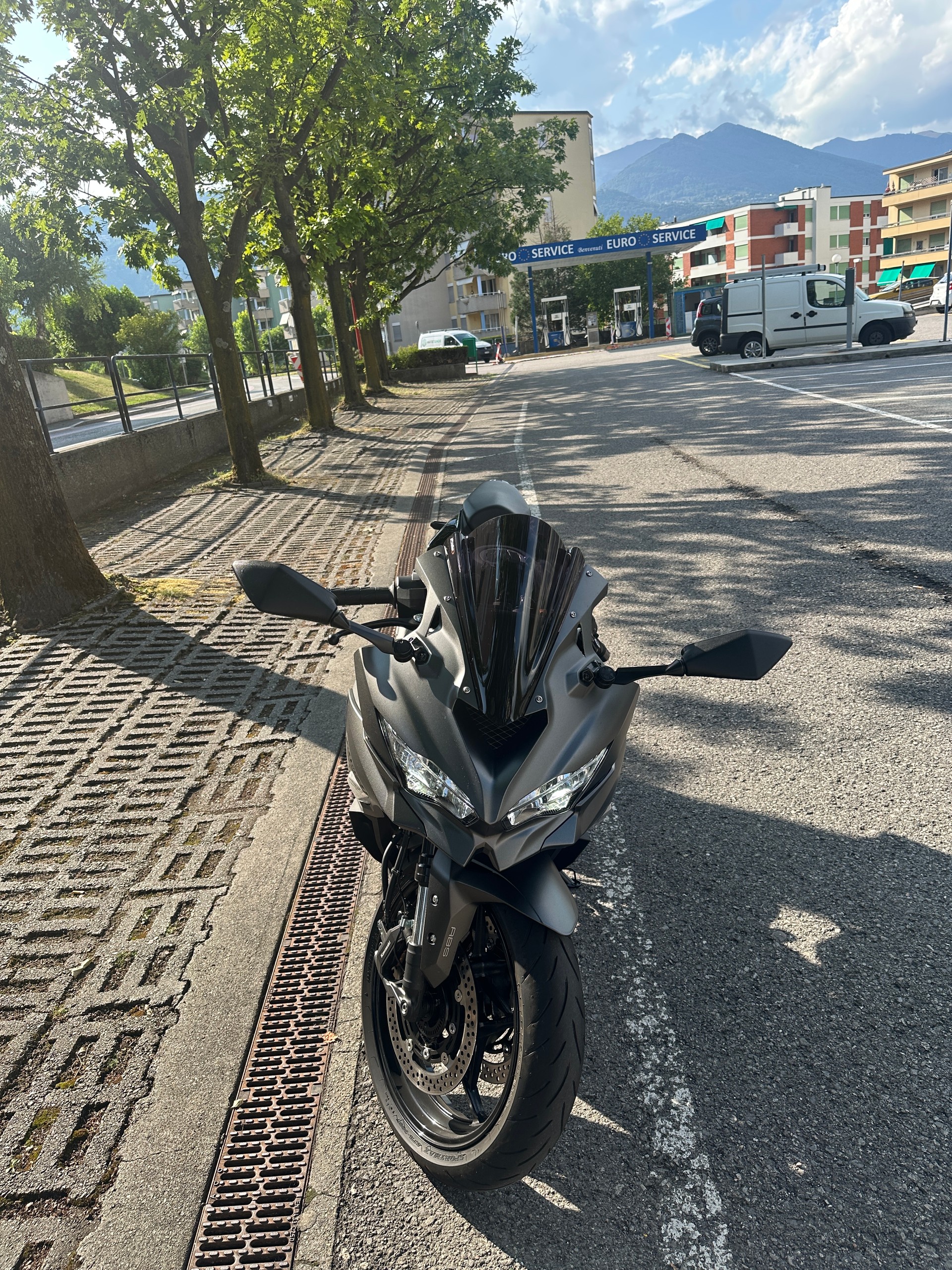 KAWASAKI NINJA ZX-4R-image-1
