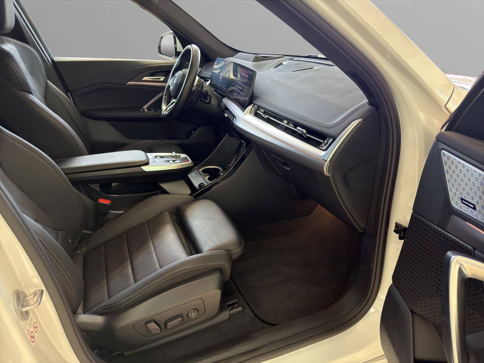 BMW X1 30e xDrive paddles-image-22