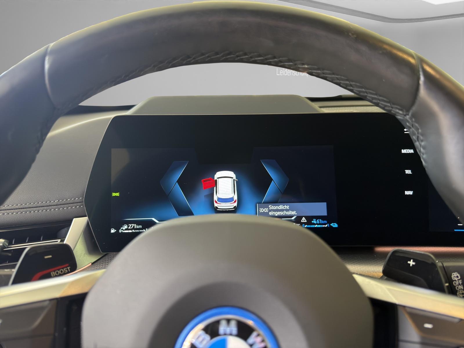 BMW X1 30e xDrive paddles-image-7