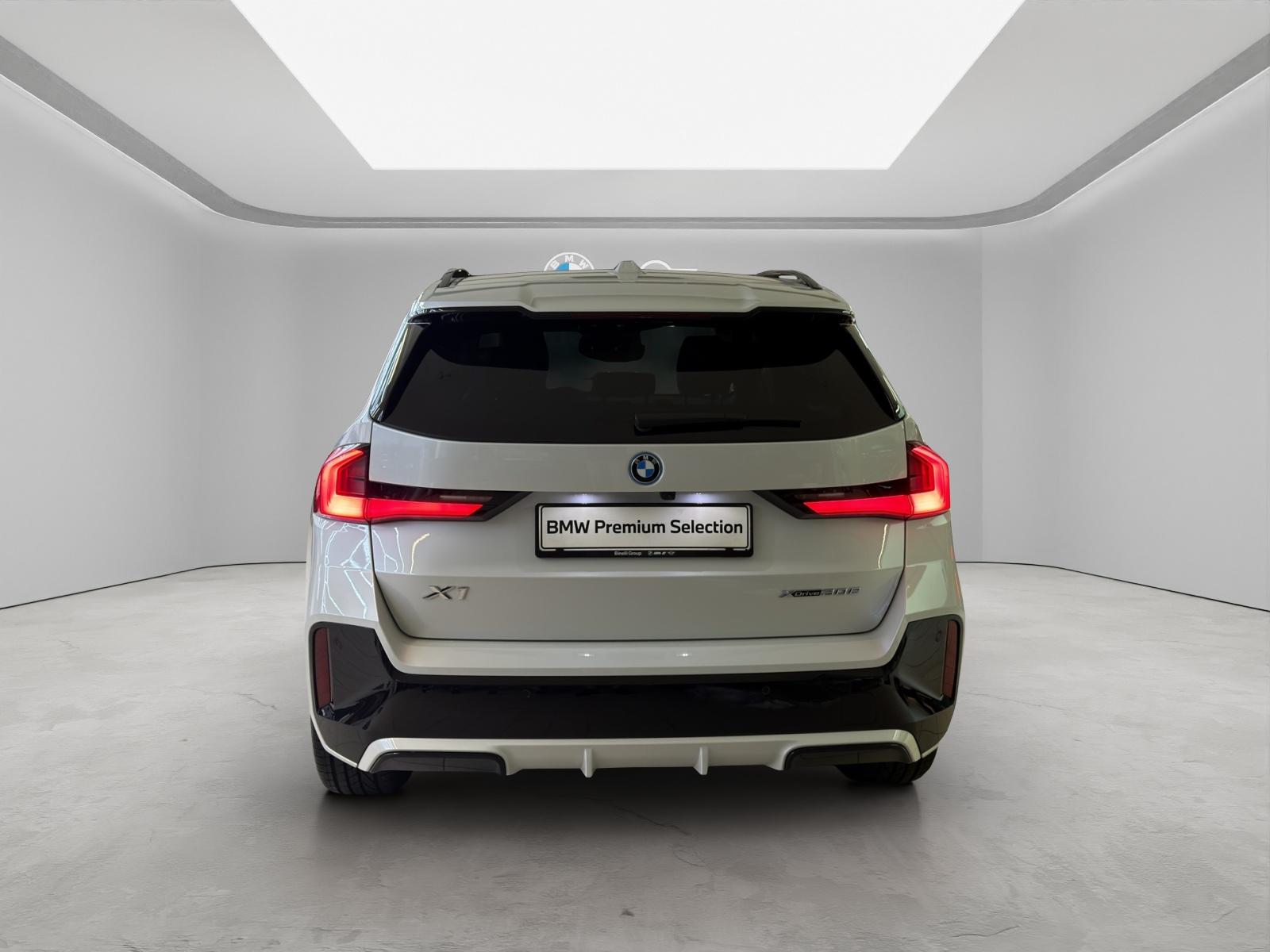 BMW X1 30e xDrive paddles-image-15