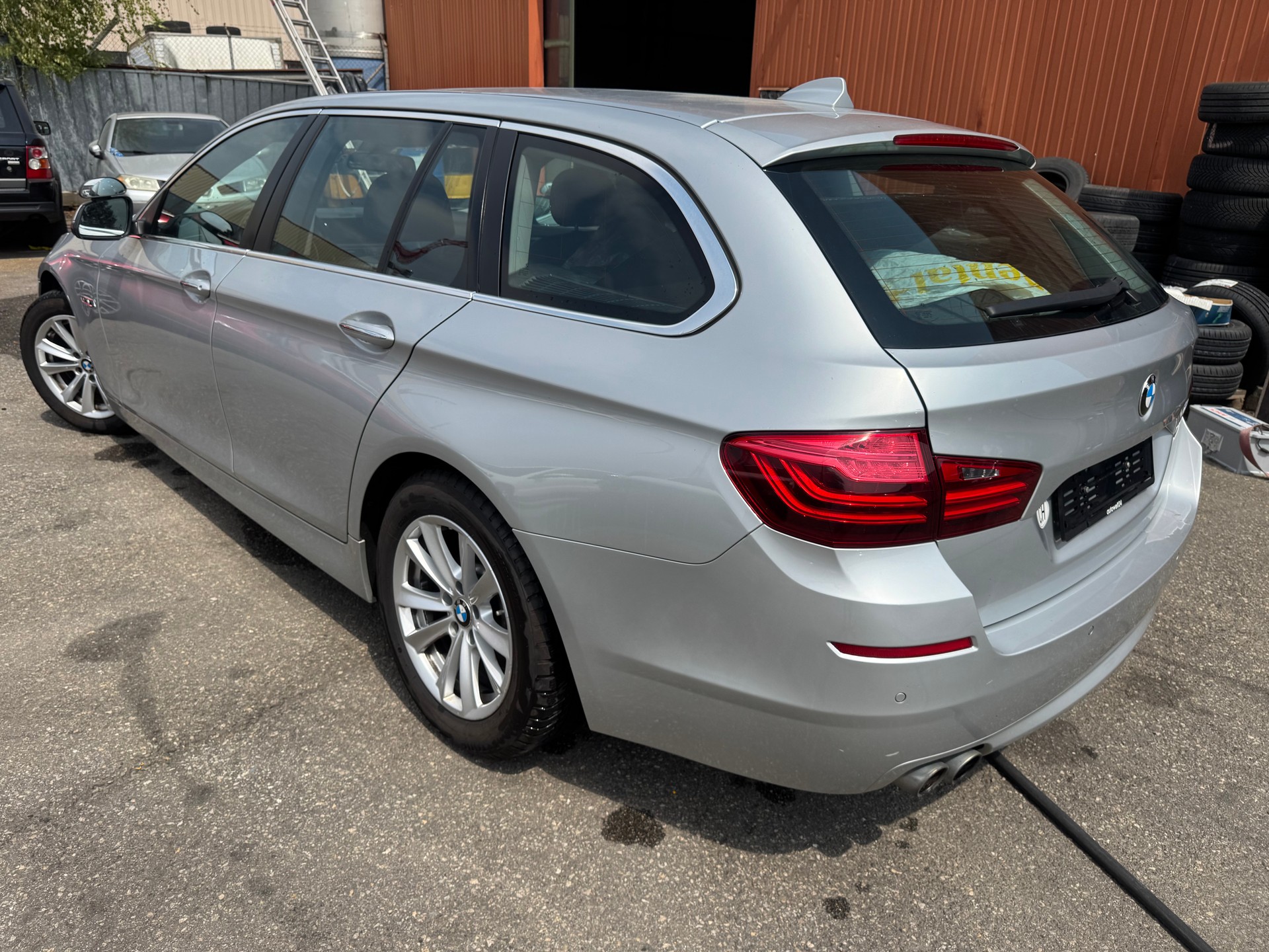 BMW 525d Touring xDrive Steptronic-image-4