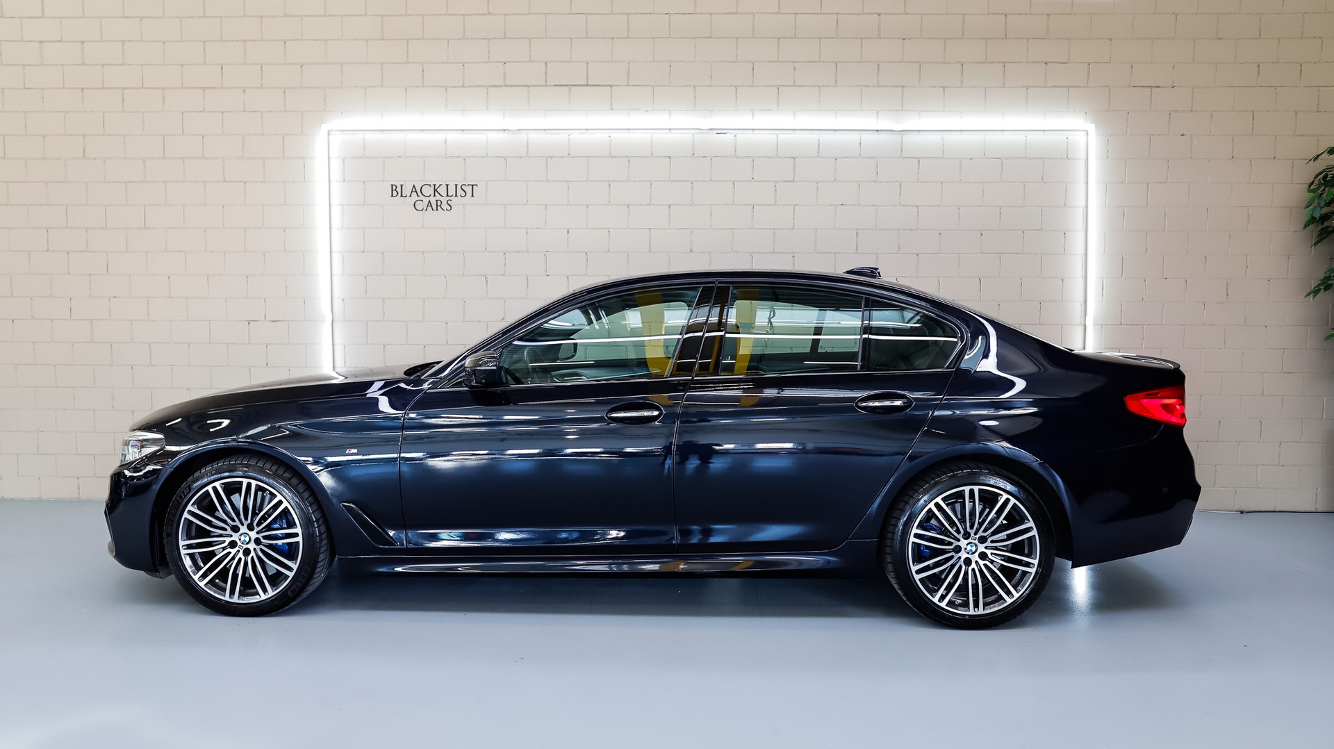 BMW 540d xDrive Steptronic M Sport-showroom-element-2