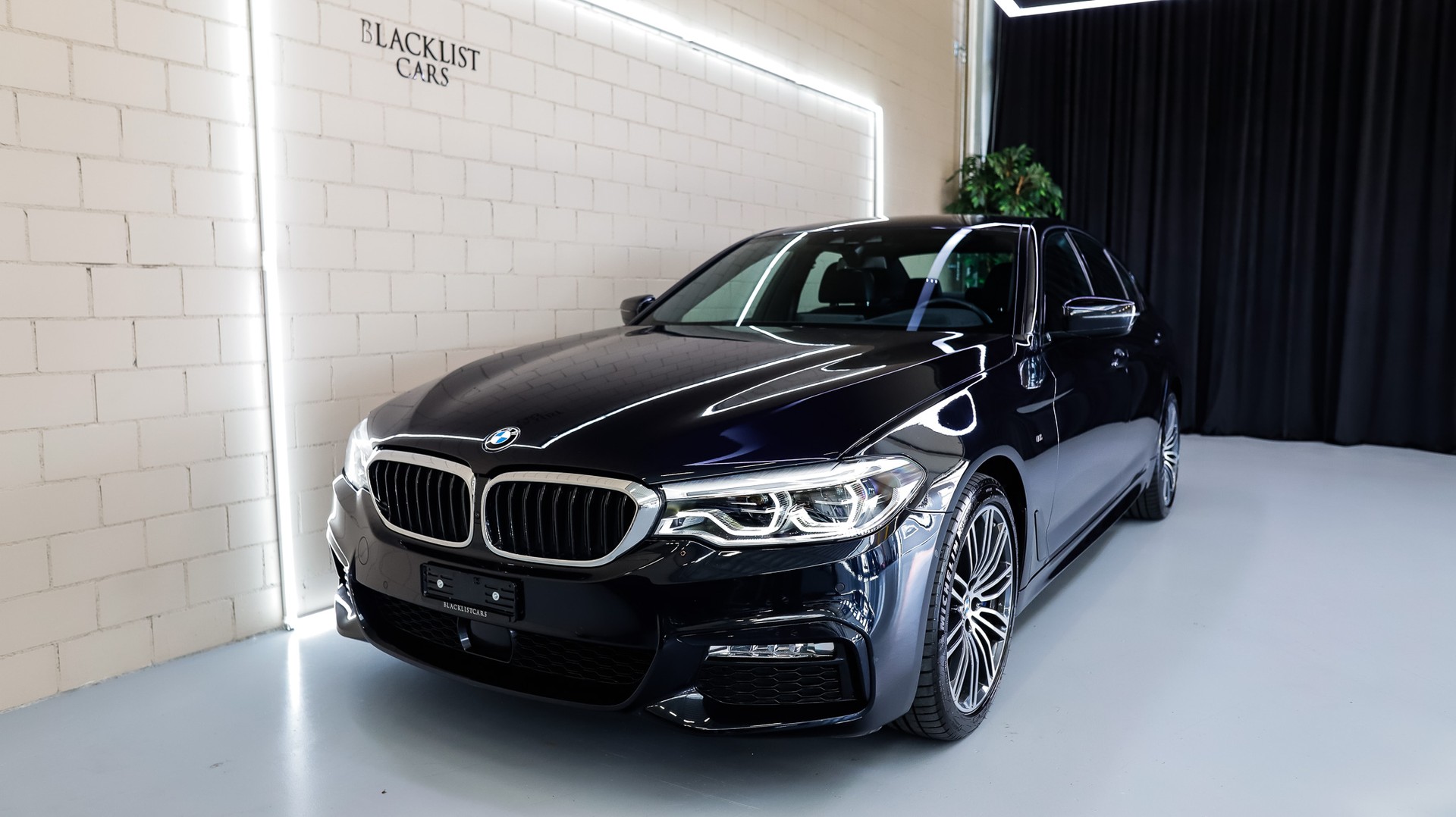 BMW 540d xDrive Steptronic M Sport-showroom-element-1