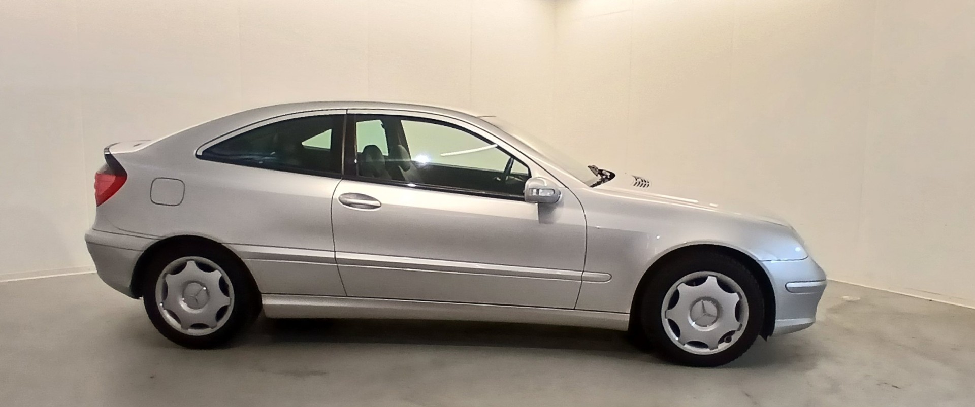 MERCEDES-BENZ C 230 Kompressor-showroom-element-3