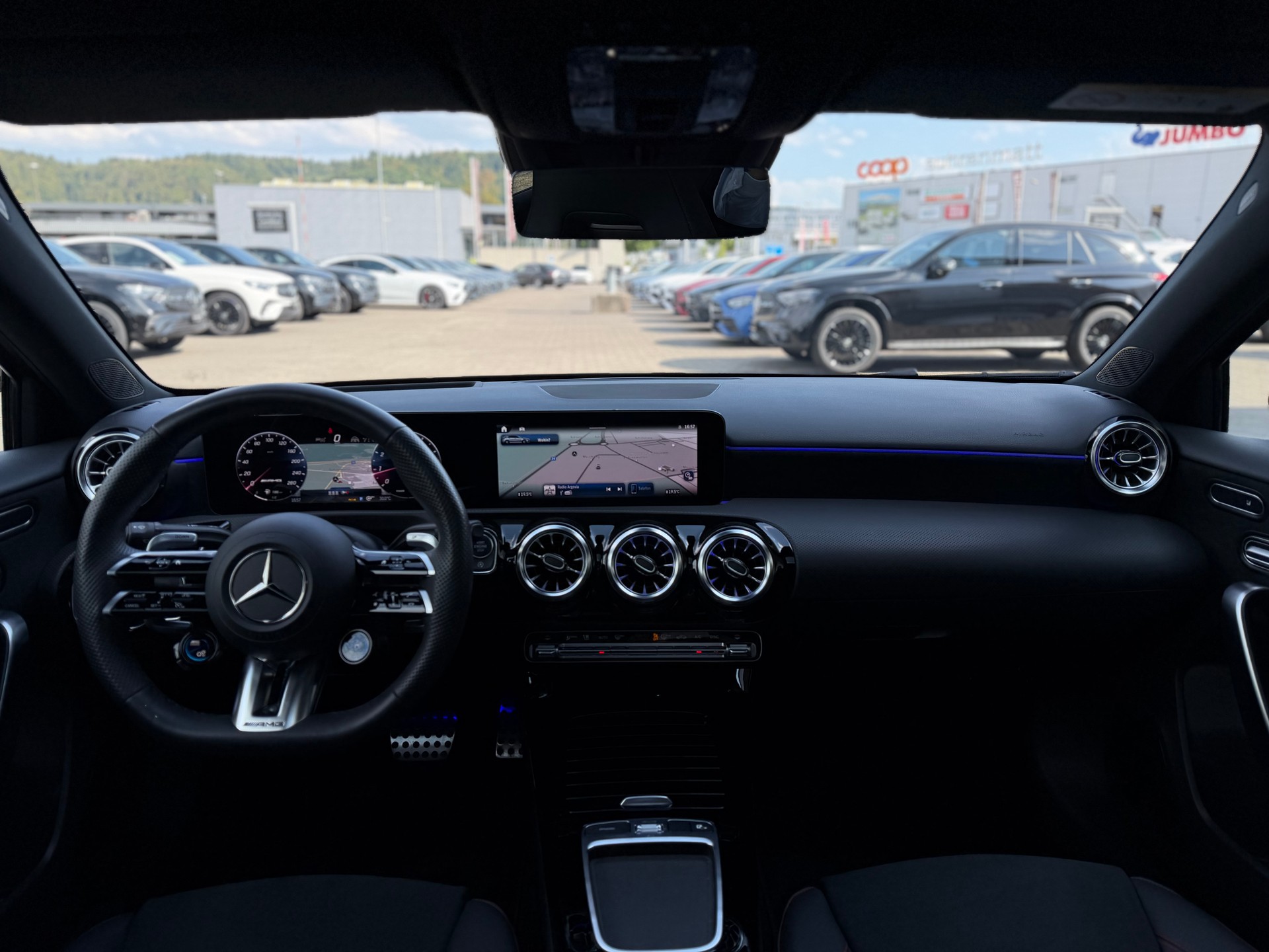 MERCEDES-BENZ A AMG 35 4Matic 8G-DCT-showroom-element-2