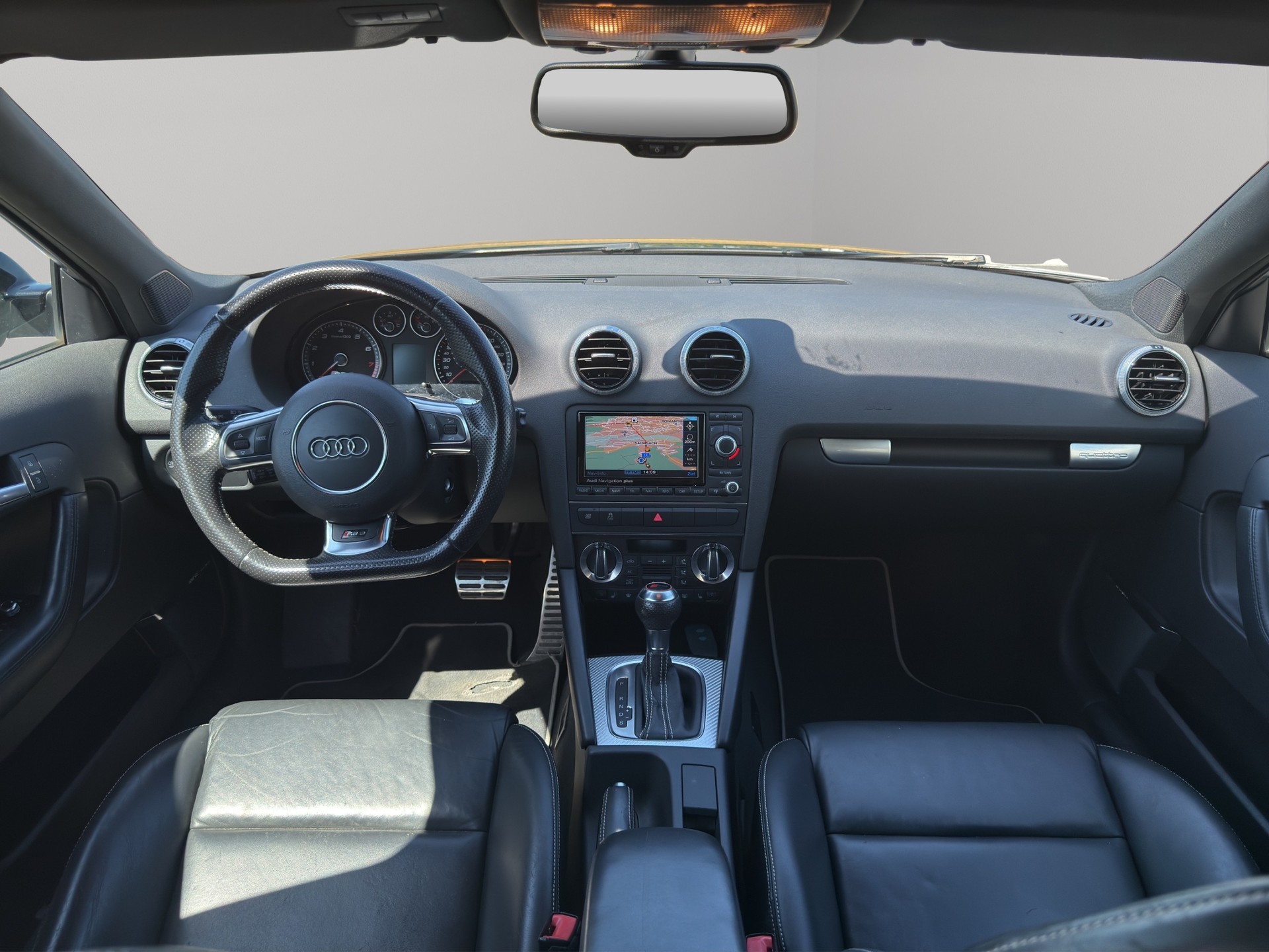 AUDI RS3 Sportback 2.5 TFSI quattro S-tronic-image-18