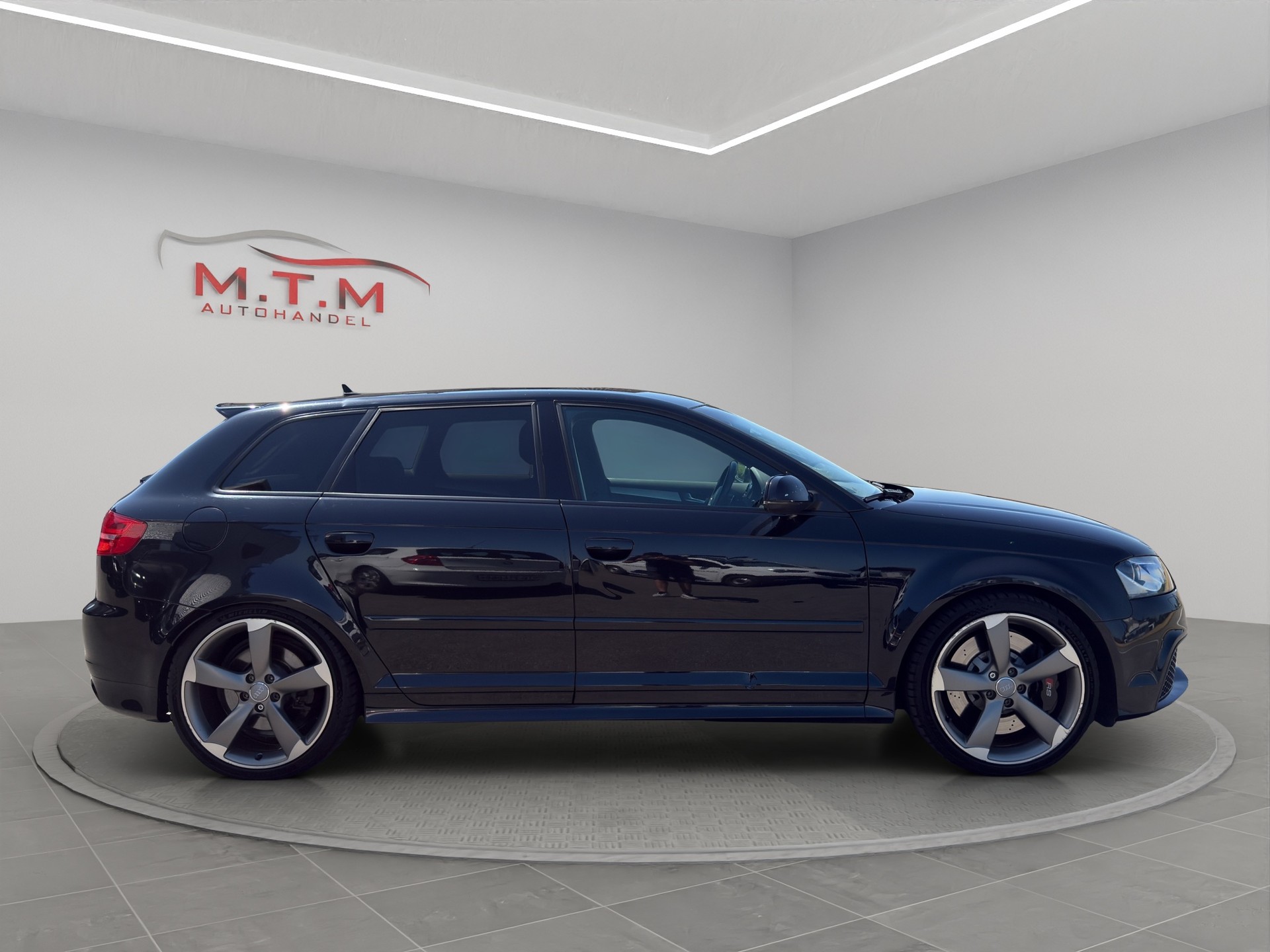 AUDI RS3 Sportback 2.5 TFSI quattro S-tronic-image-13