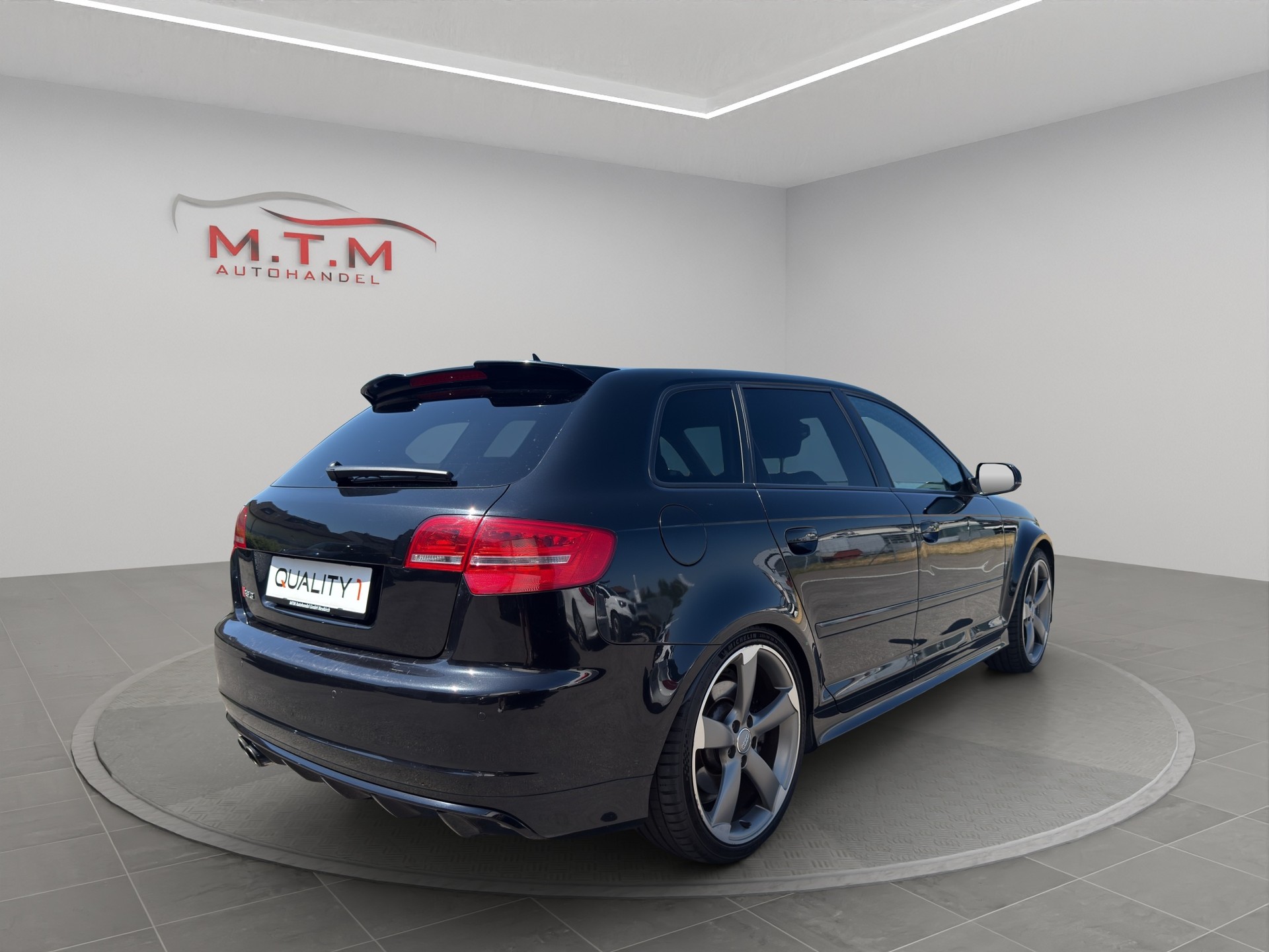 AUDI RS3 Sportback 2.5 TFSI quattro S-tronic-image-11
