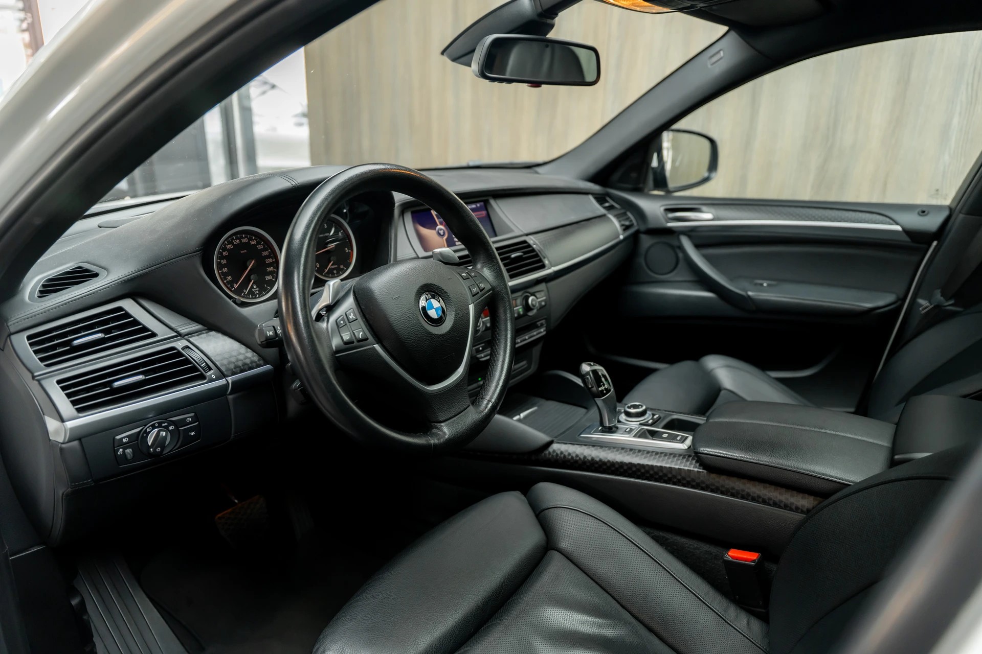BMW X6 xDrive 40d Steptronic-showroom-element-3