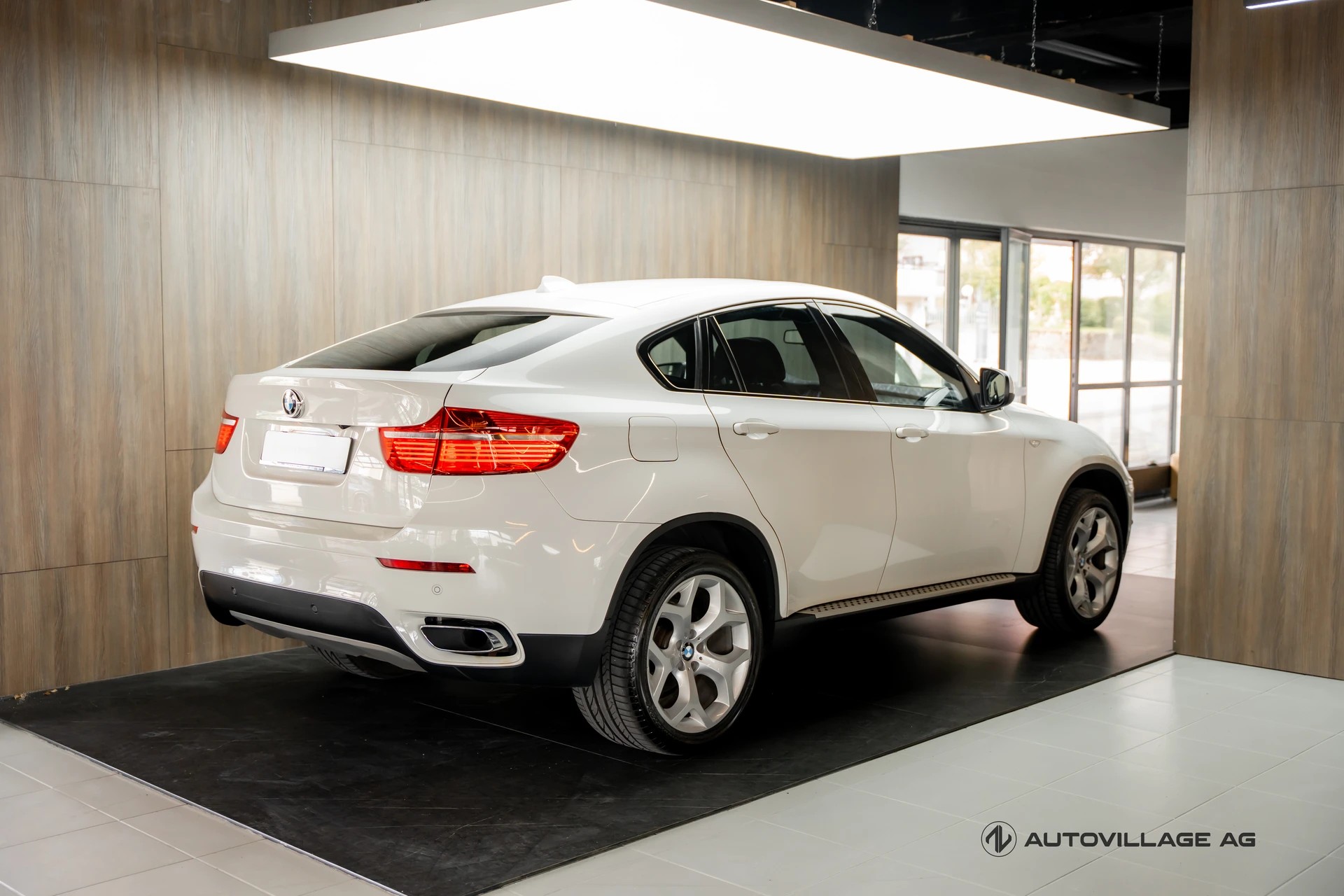 BMW X6 xDrive 40d Steptronic-showroom-element-1