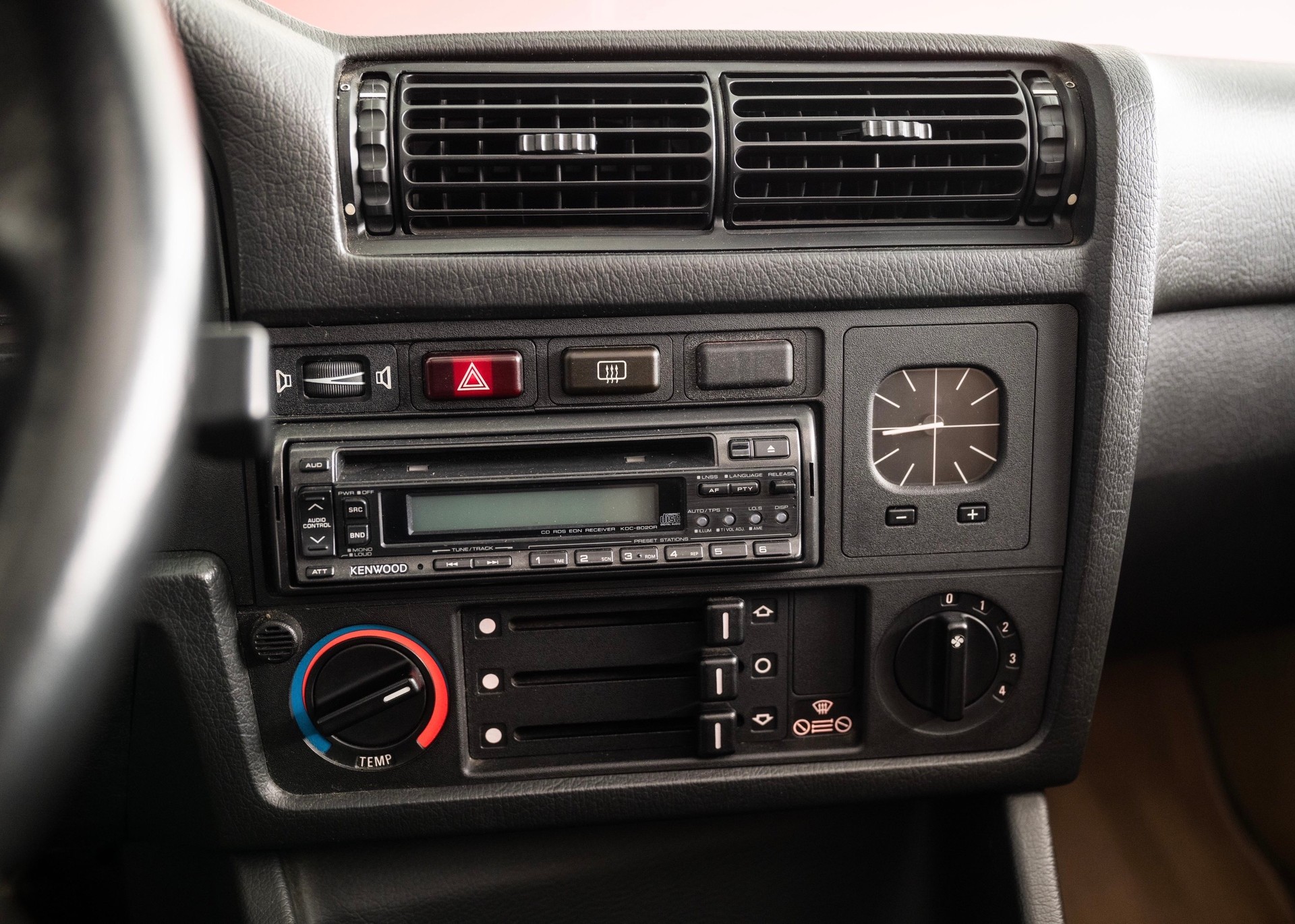 BMW 323i E30 Baur TC (2nd hand Swiss car, 100% original, fully documented, never restored)-image-28