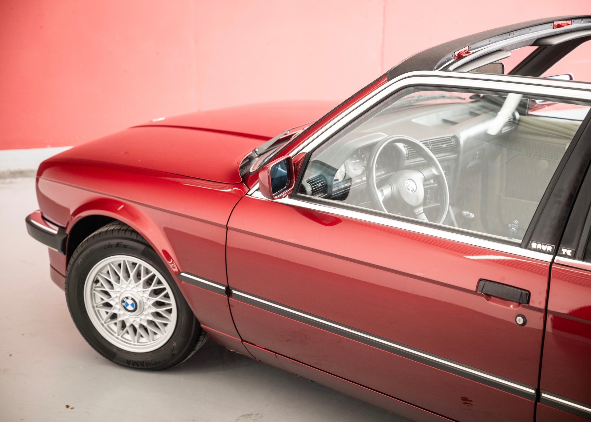 BMW 323i E30 Baur TC (2nd hand Swiss car, 100% original, fully documented, never restored)-image-11