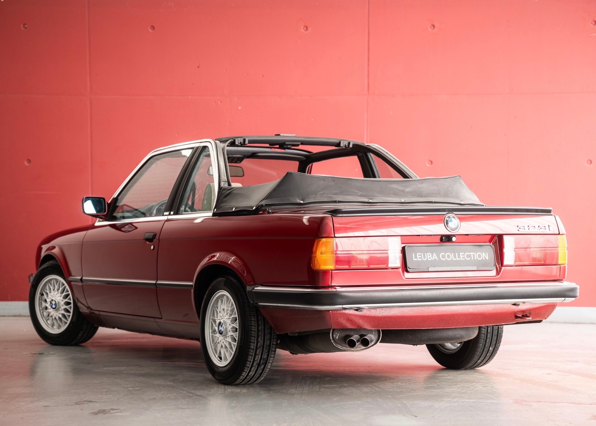BMW 323i E30 Baur TC (2nd hand Swiss car, 100% original, fully documented, never restored)-showroom-element-1