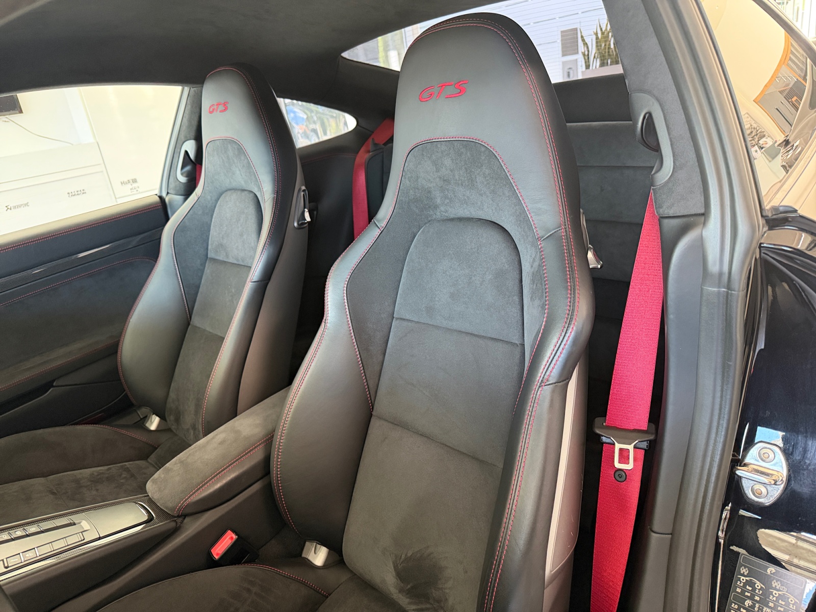PORSCHE Carrera GTS-image-14