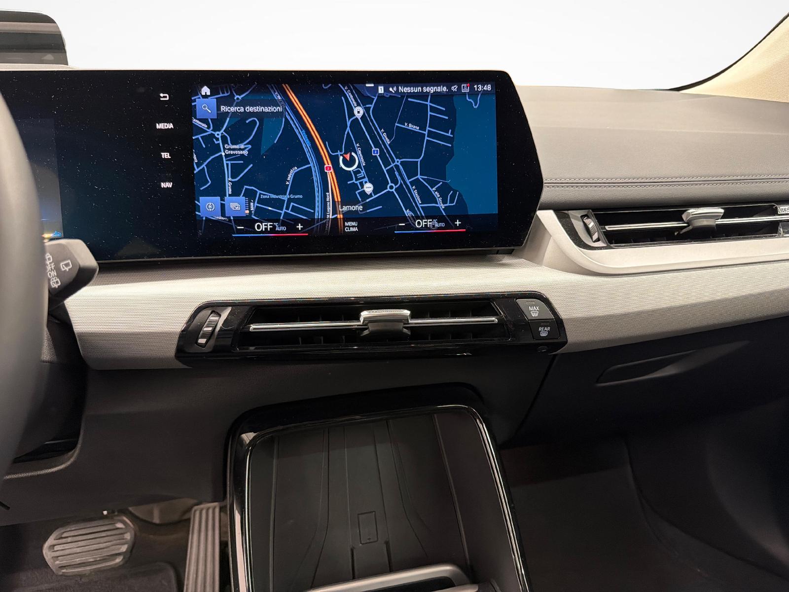 BMW 218d Active Tourer-image-15
