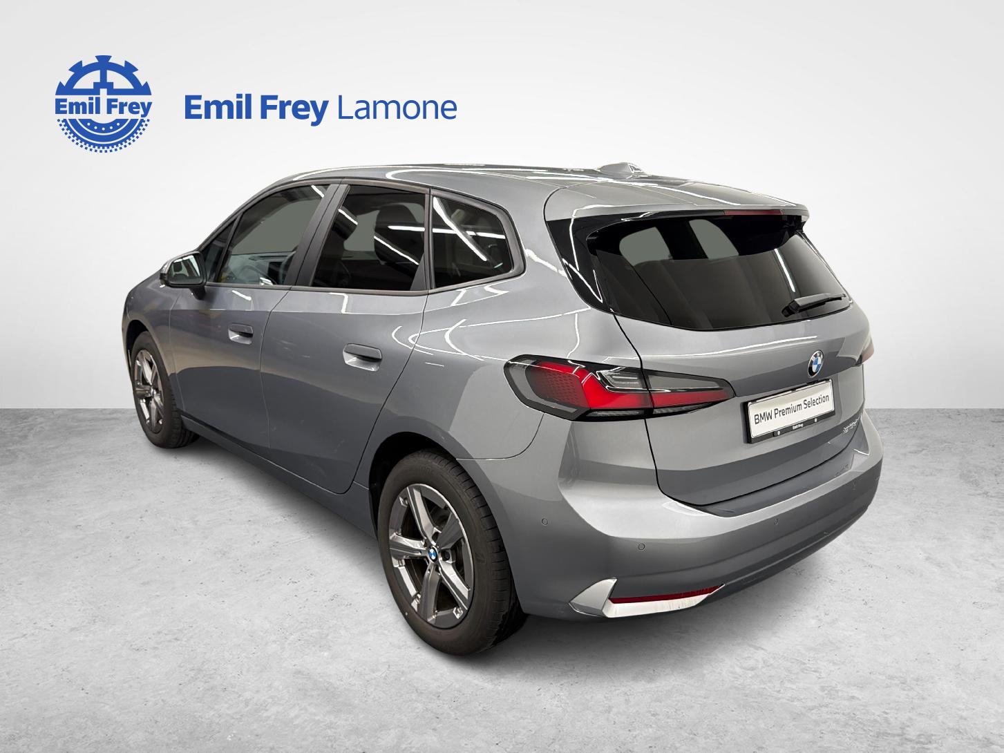 BMW 218d Active Tourer-showroom-element-3