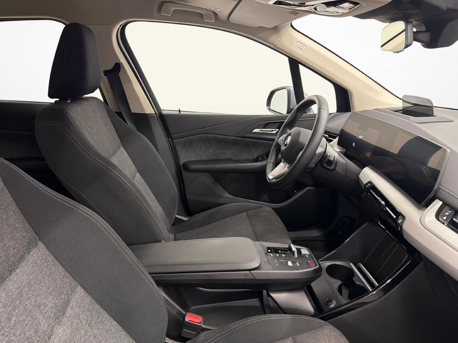 BMW 218d Active Tourer-image-18